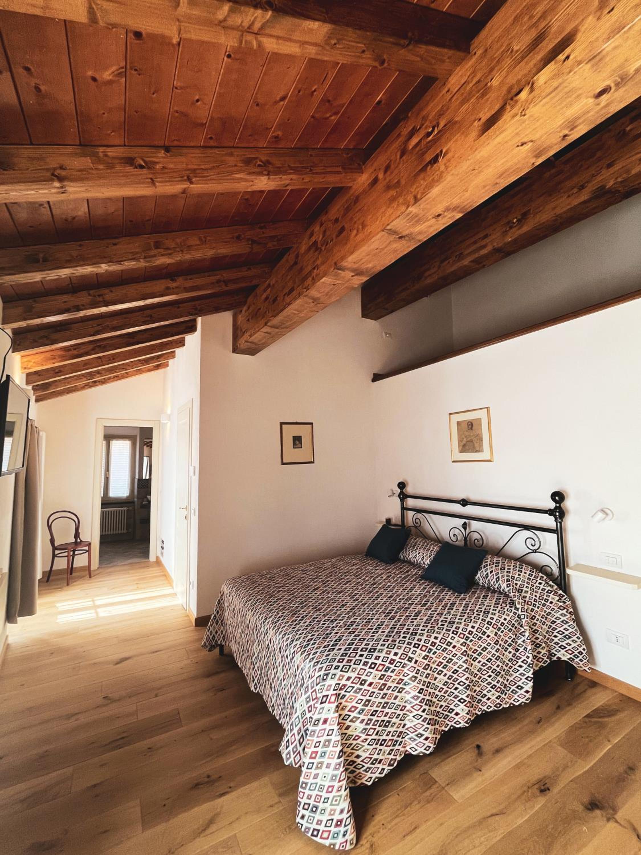 Deluxe Double Room with Extra Bed photo 3