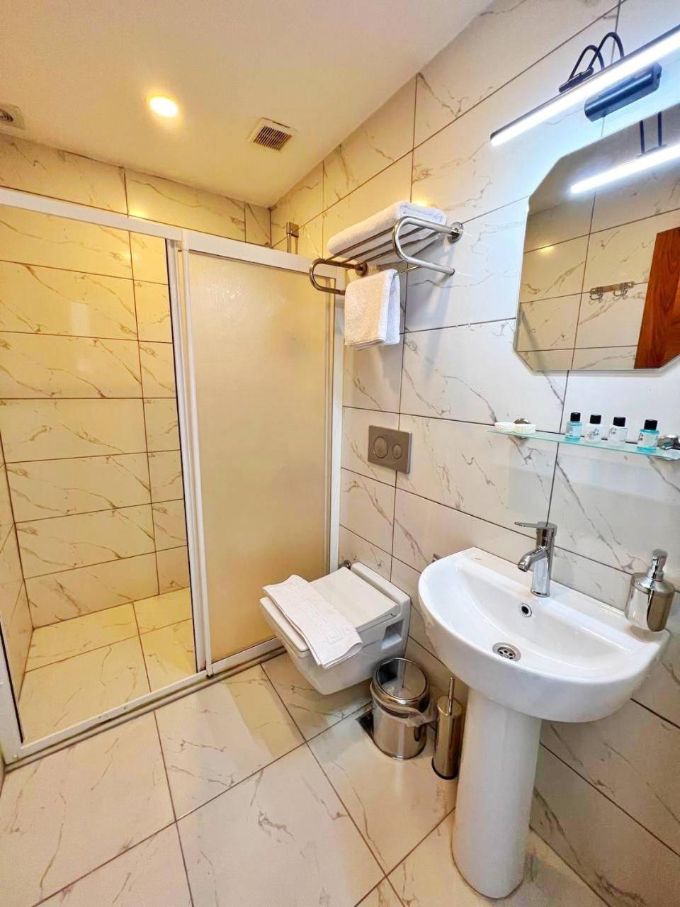 Budget Triple Room photo 2