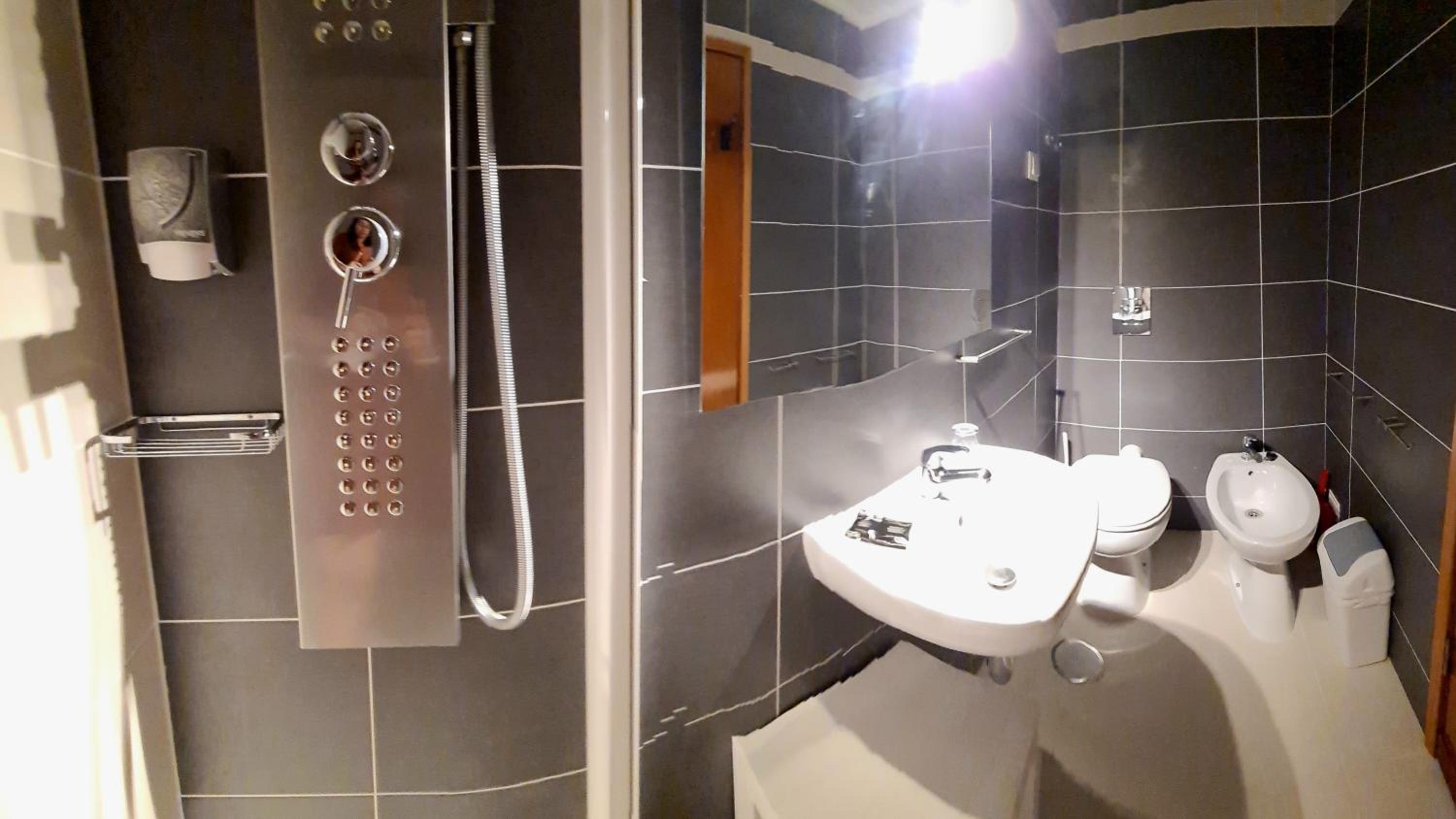 Double Room - Photo 23