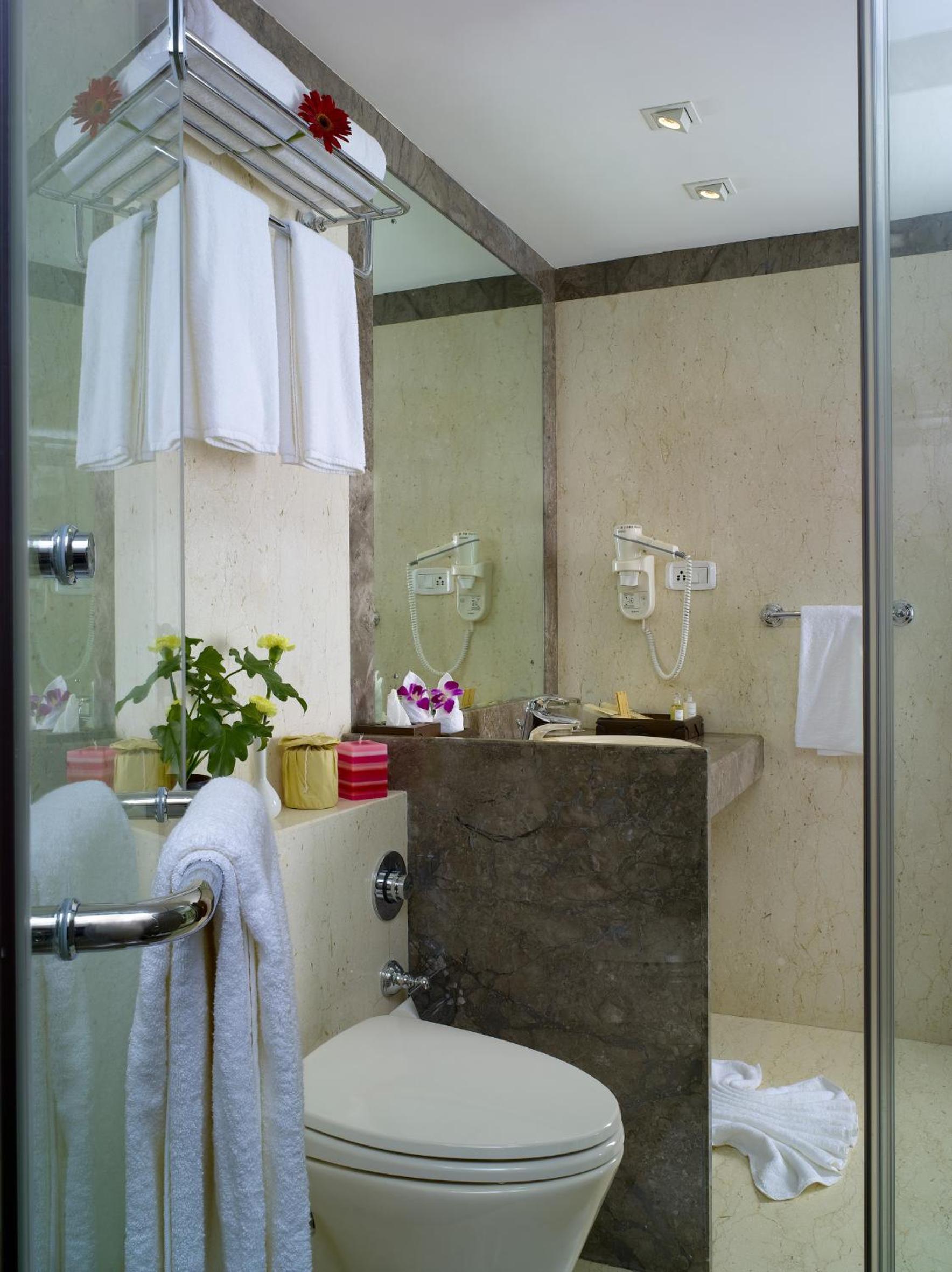 Studio Suite - One Bedroom Suite with Kitchen with 10% Discount on Food and complimentary 2 Hand Crafted/Brewed Beer - Photo 4