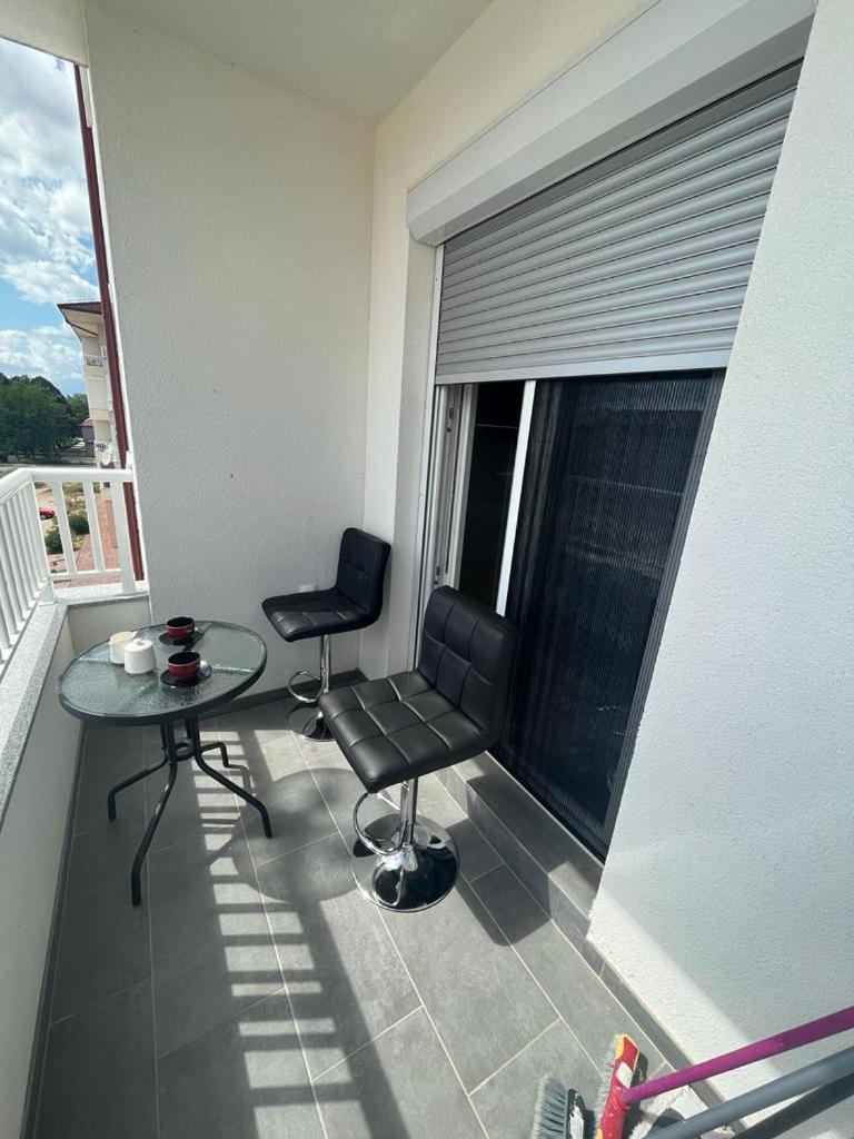 Apartment photo 2