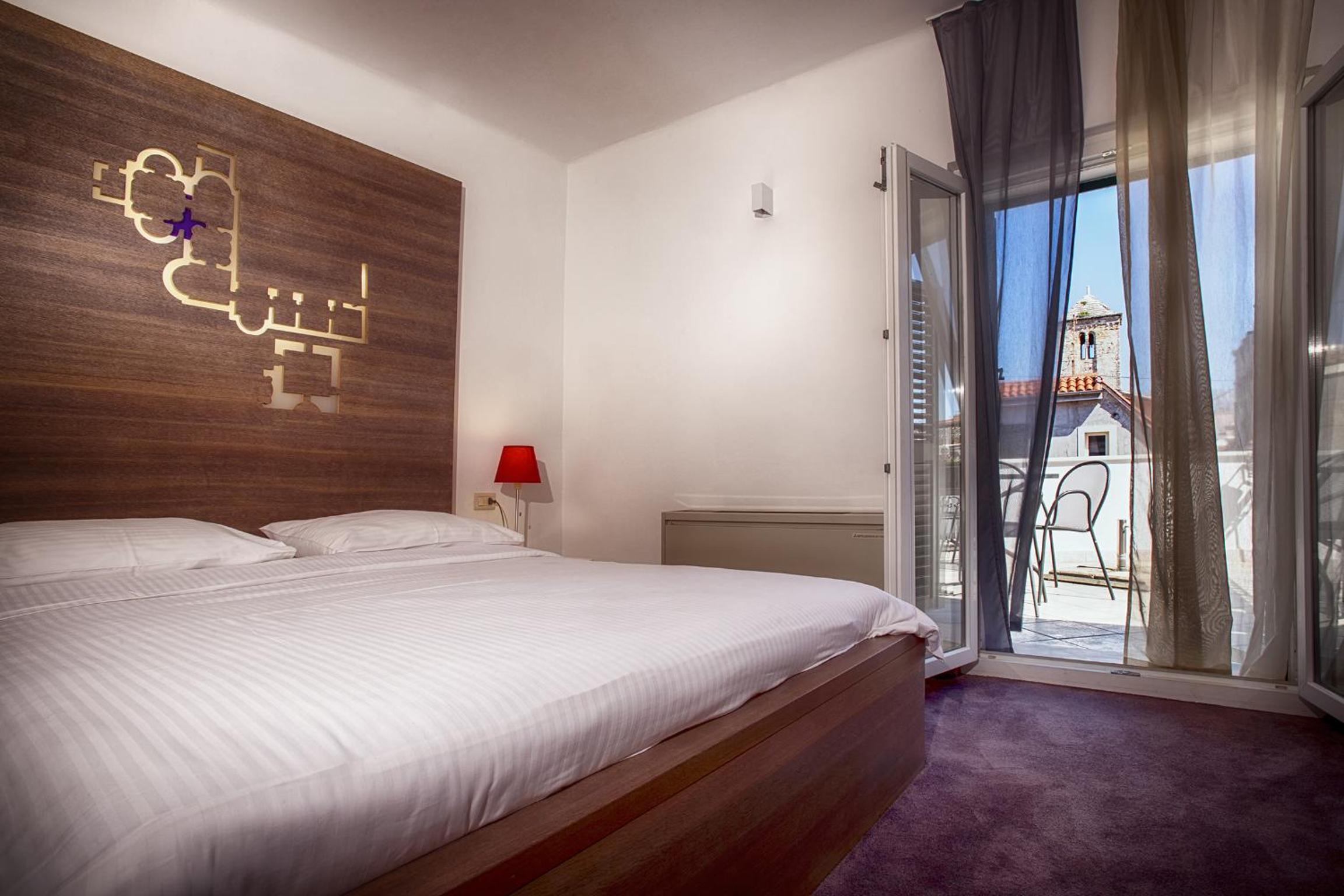 Superior Room with Terrace and a View of the Historic Center - Photo 34