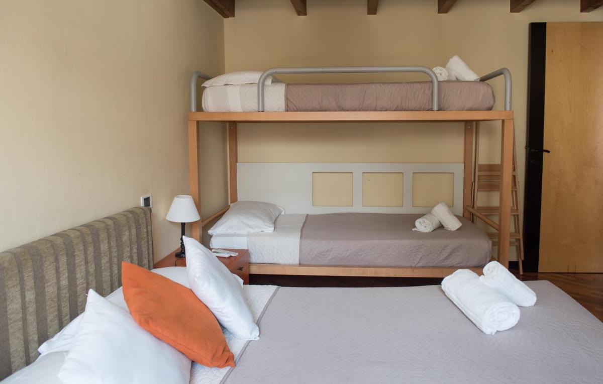 Quadruple Room with Private Bathroom