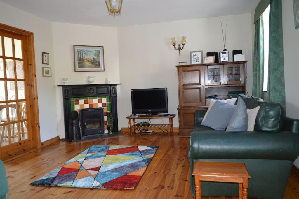 Three-Bedroom House photo 1