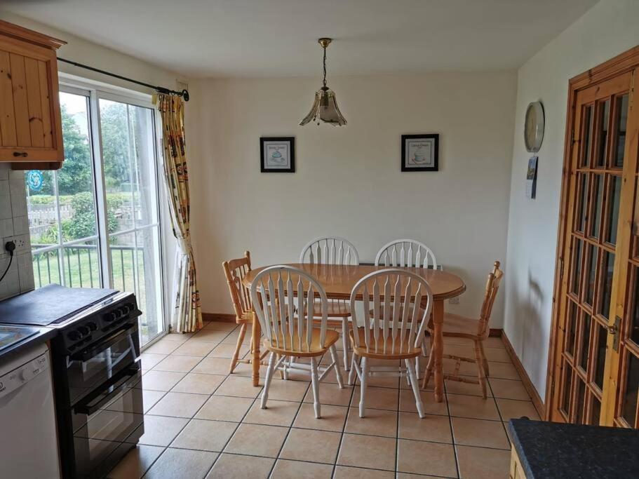 Three-Bedroom House photo 2