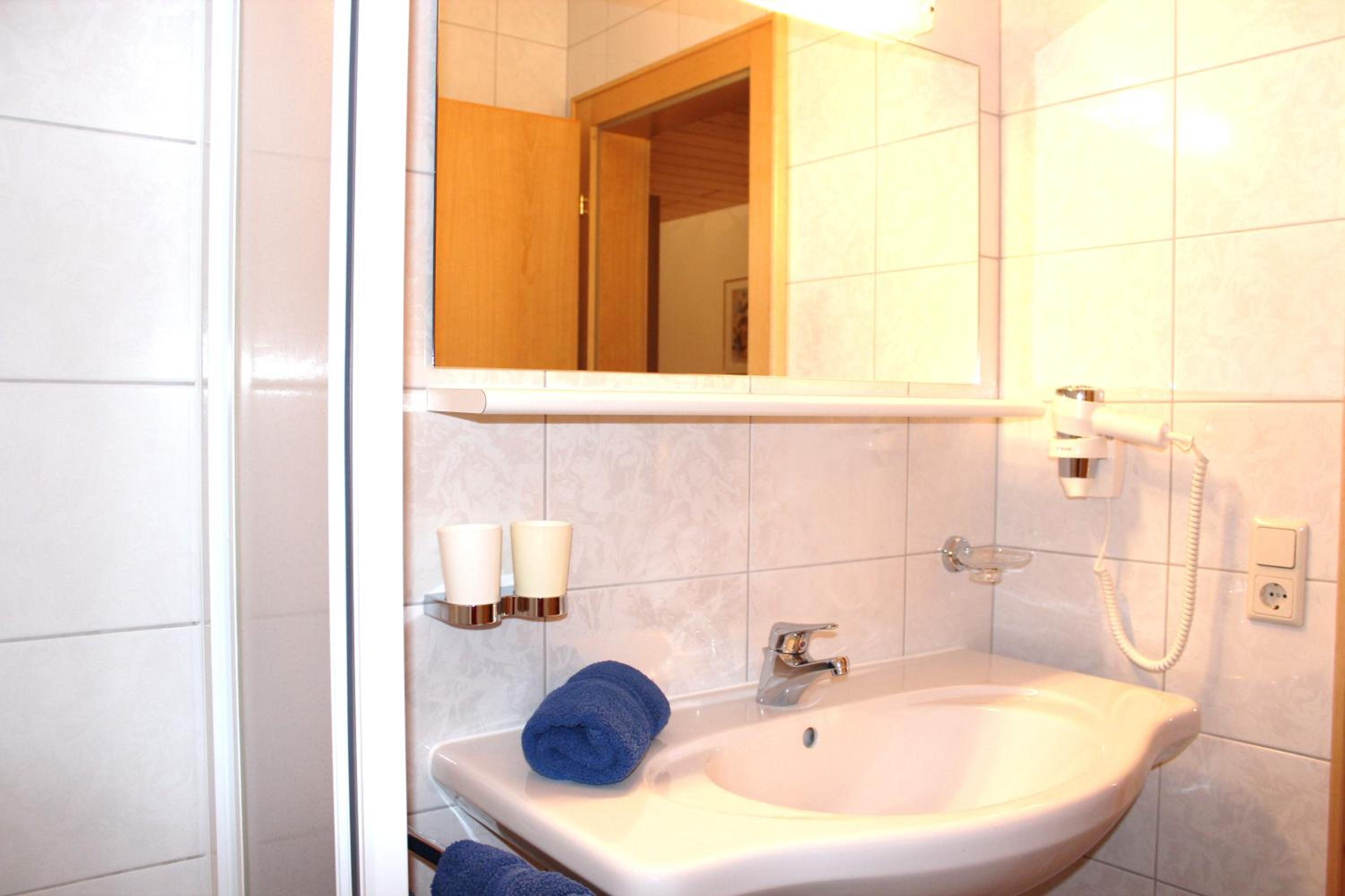 Two-Bedroom Apartment (4-6 Adults) photo 3