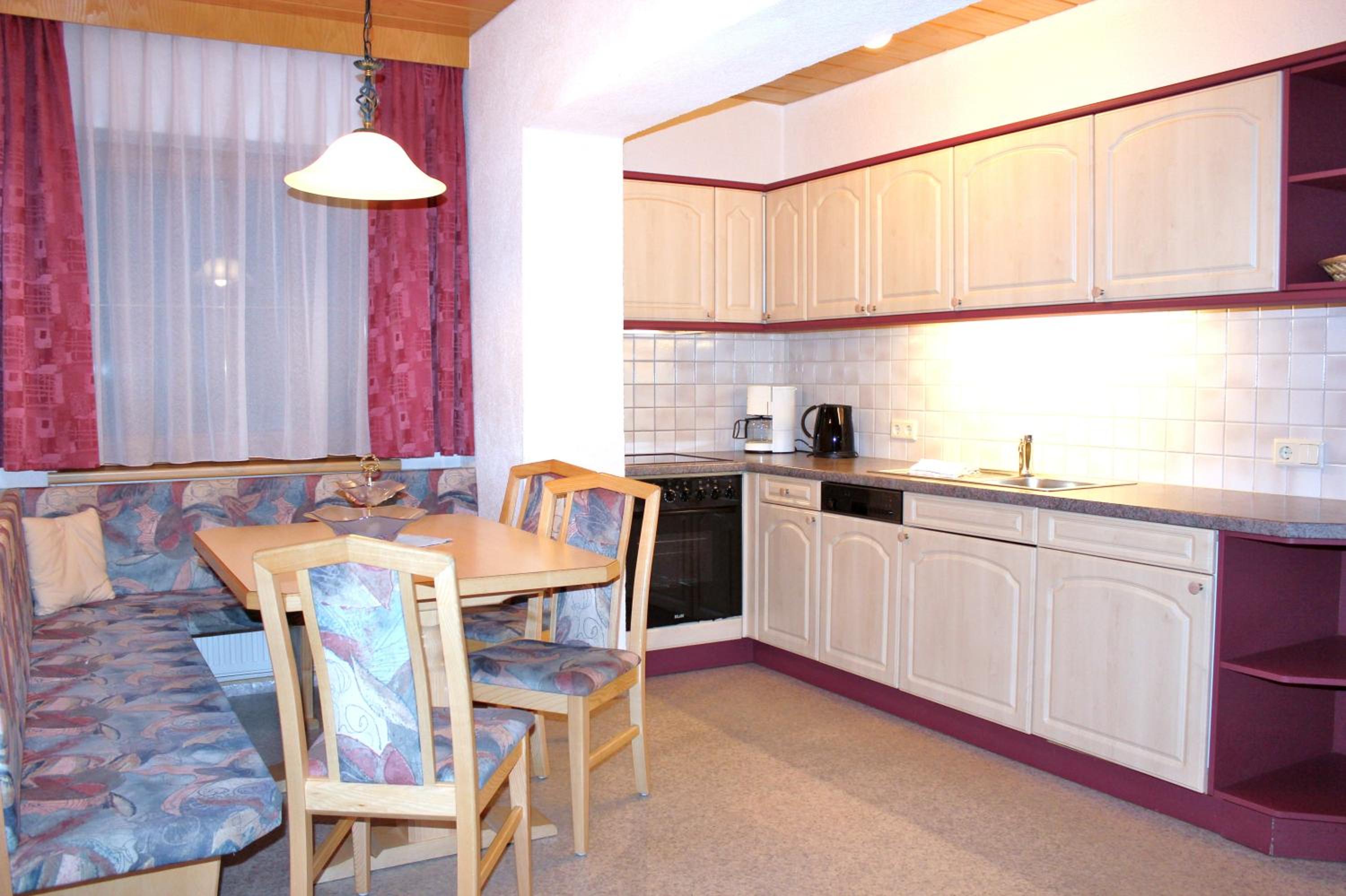 Two-Bedroom Apartment (4-6 Adults) photo 2