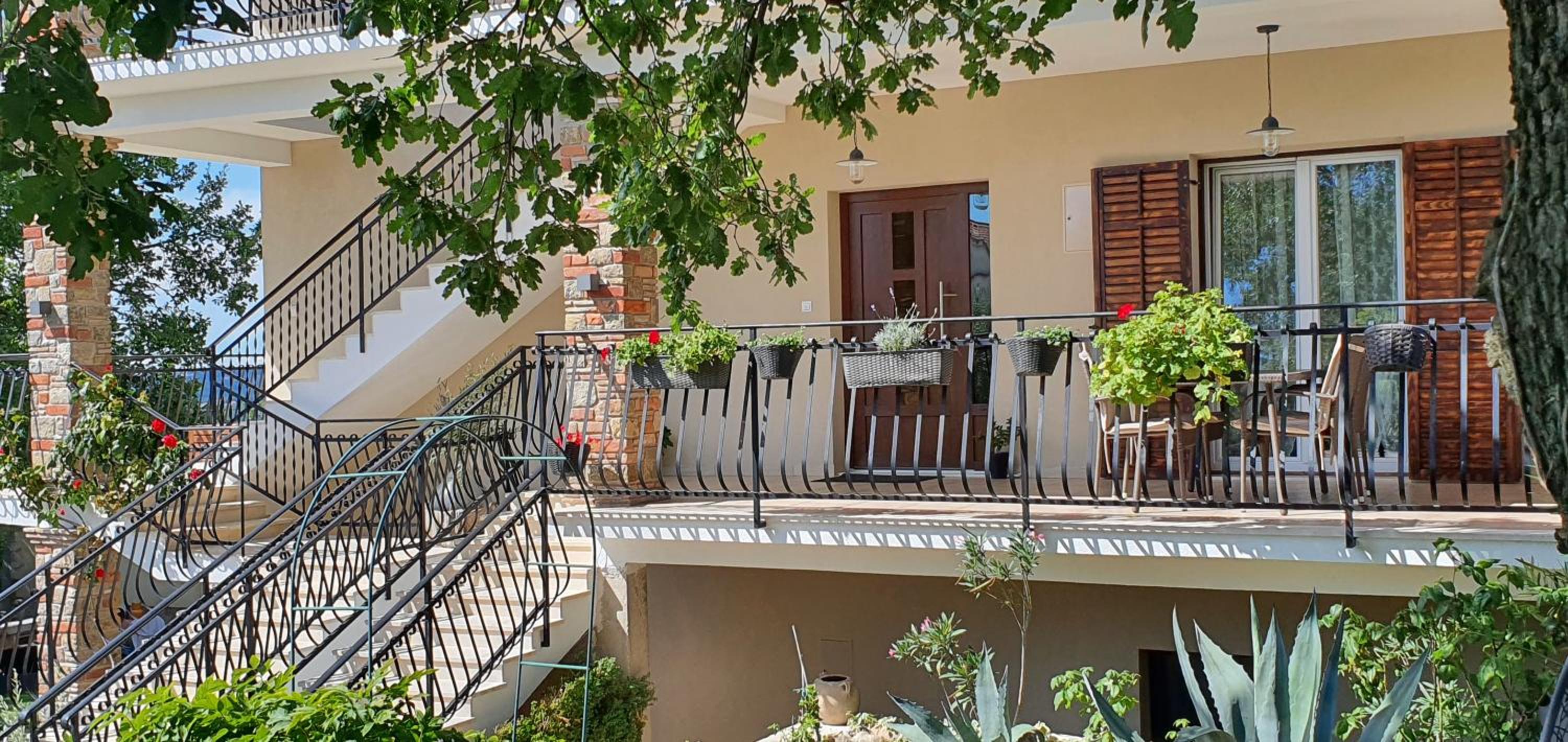 Three-Bedroom Apartment with Private Pool photo 3