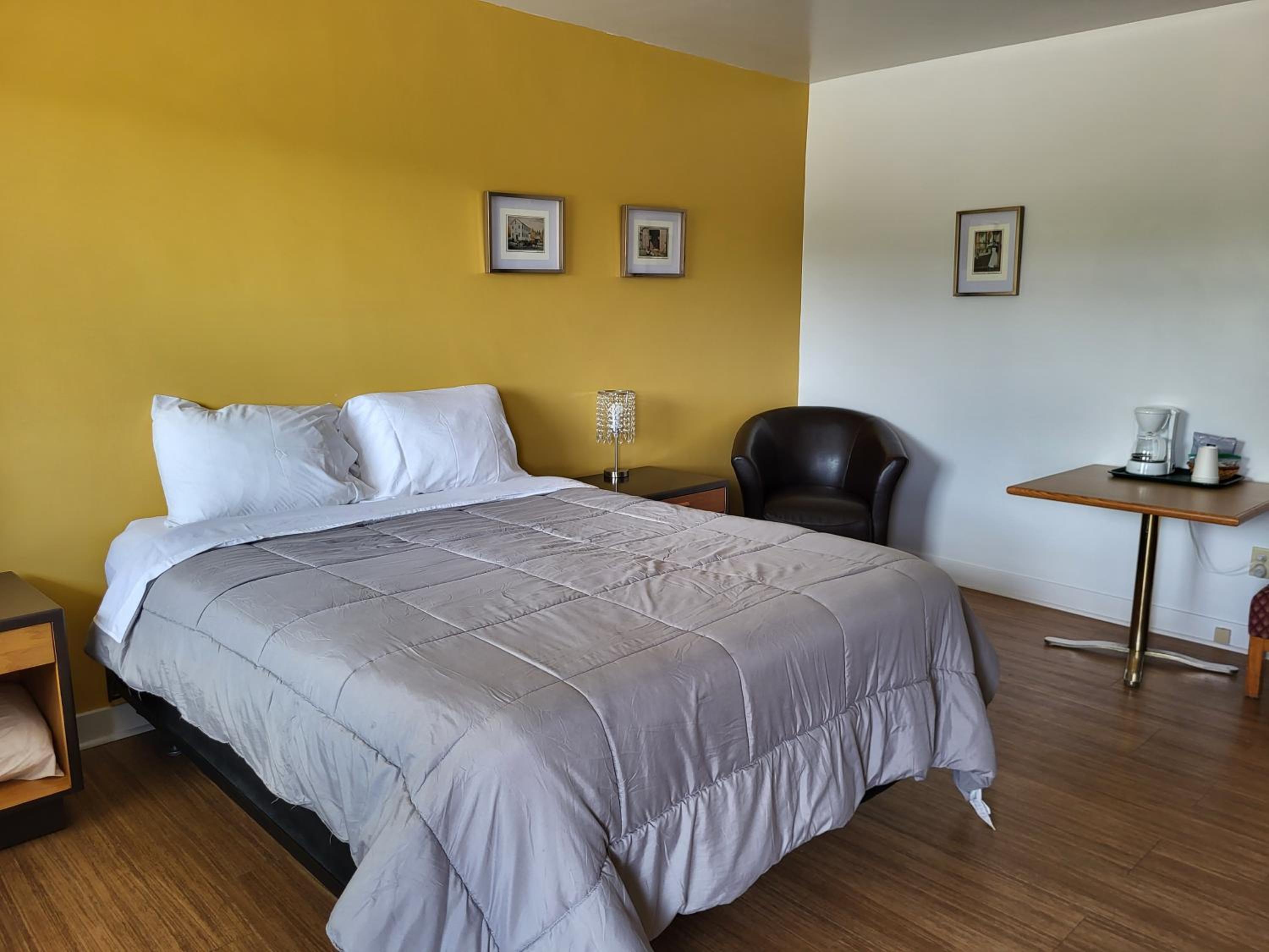 Queen  Room