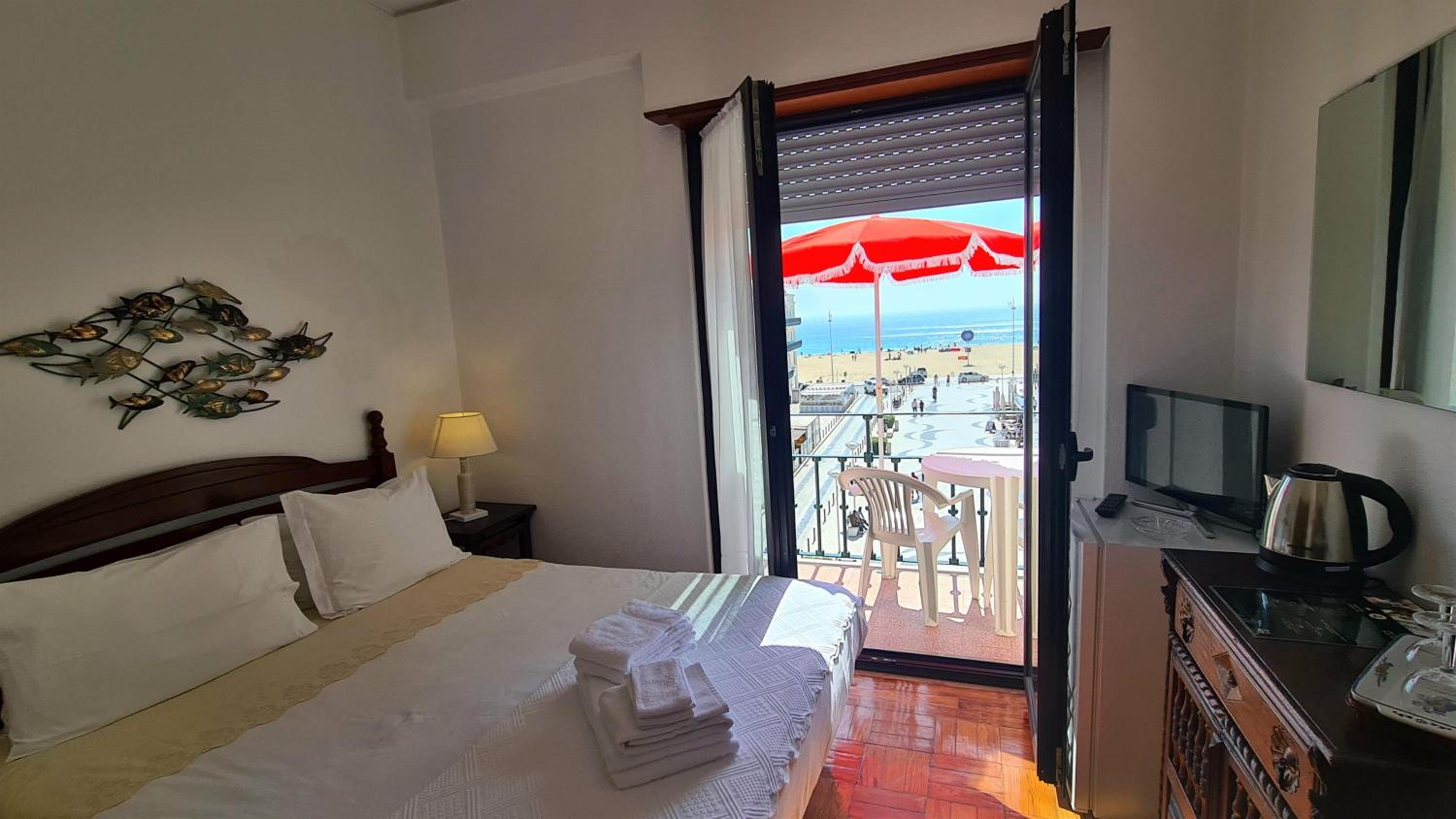 Double Room - Photo 16