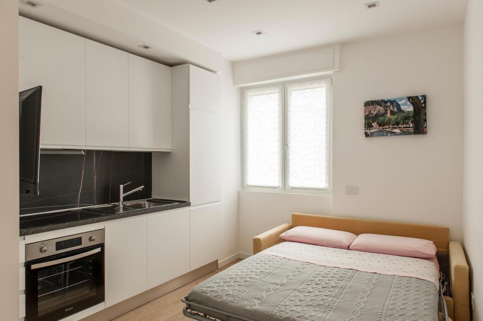 One-Bedroom Apartment photo 1