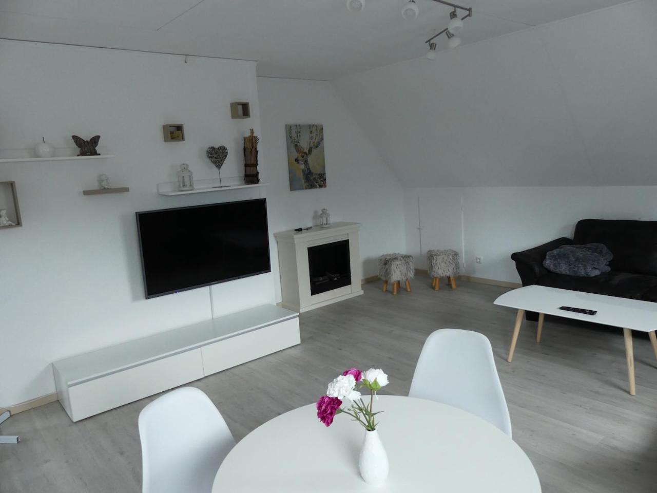 Two-Bedroom Apartment - Photo 9