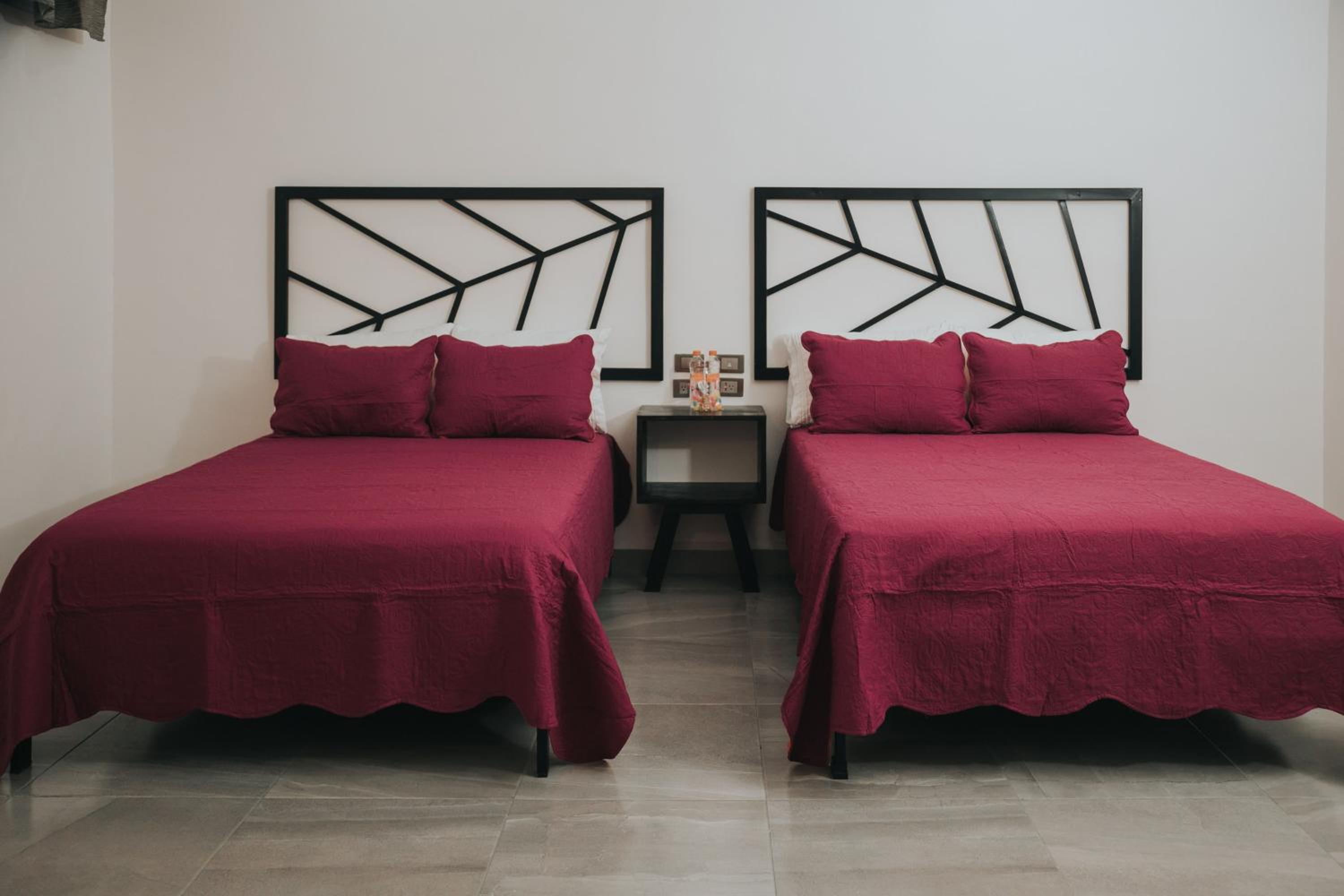Standard Double Room - Photo 10
