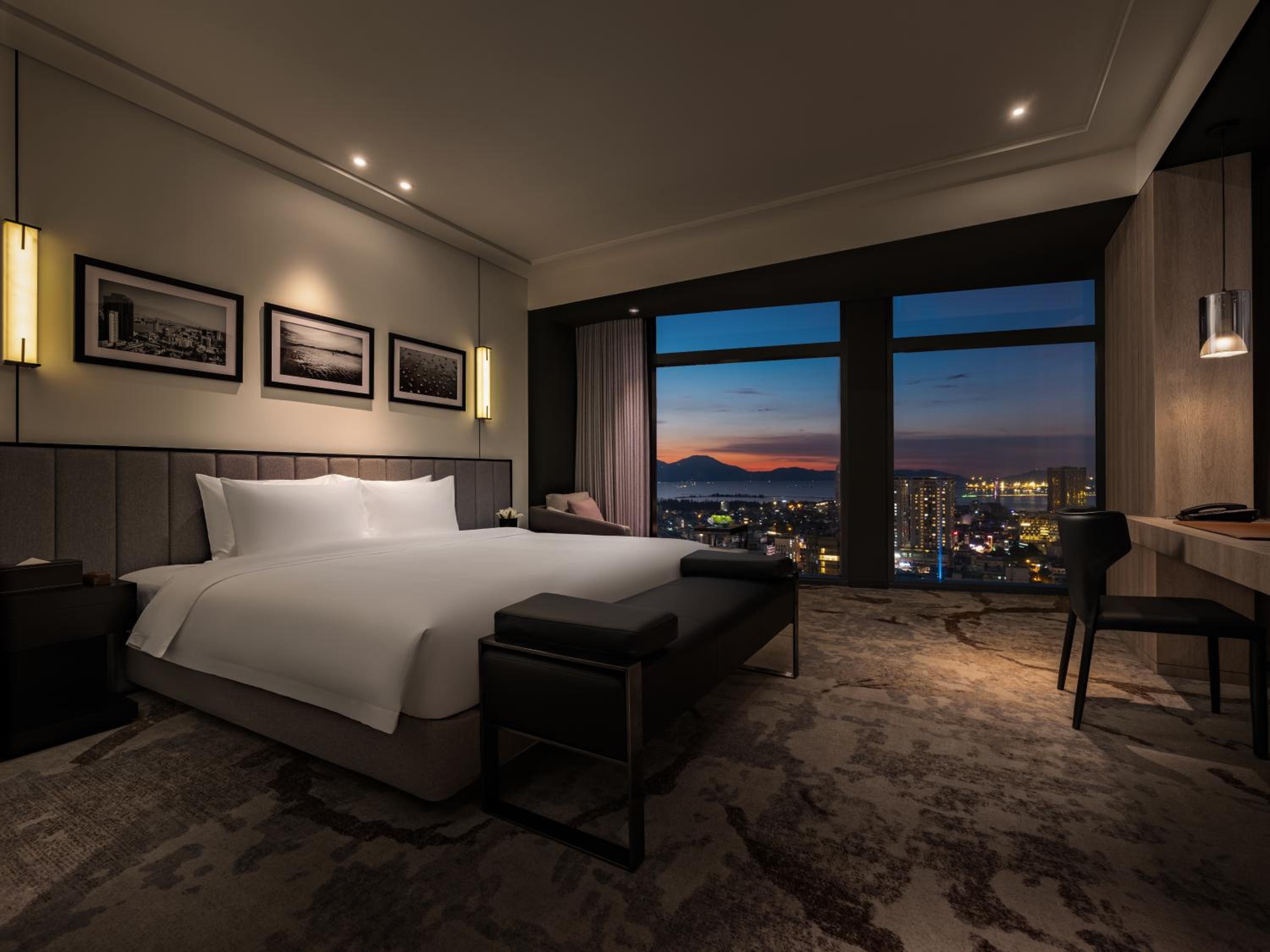 Premium River King Room With Bathtub - Club Lounge Access - Photo 5