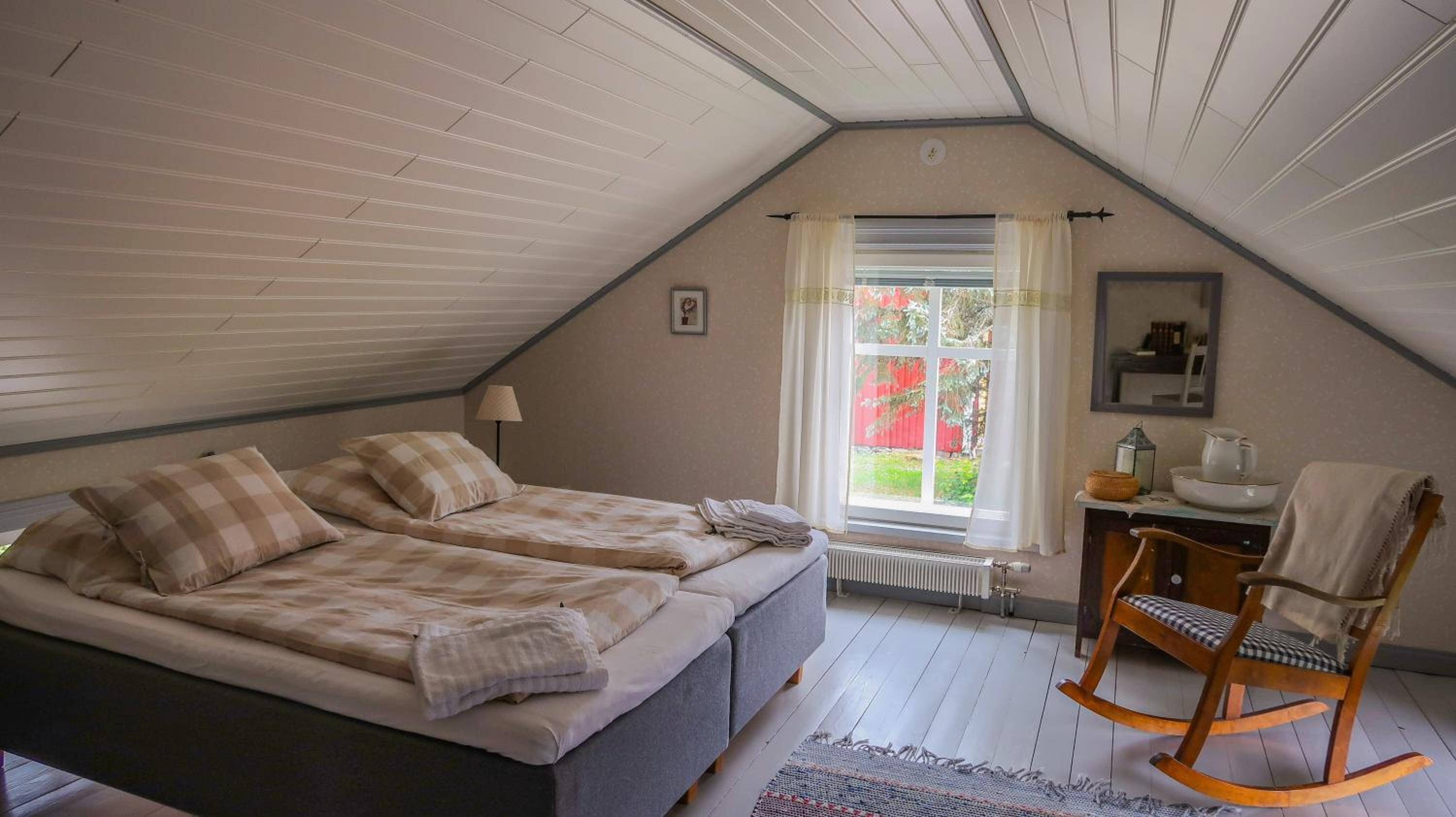 Three-Bedroom Villa - Photo 36
