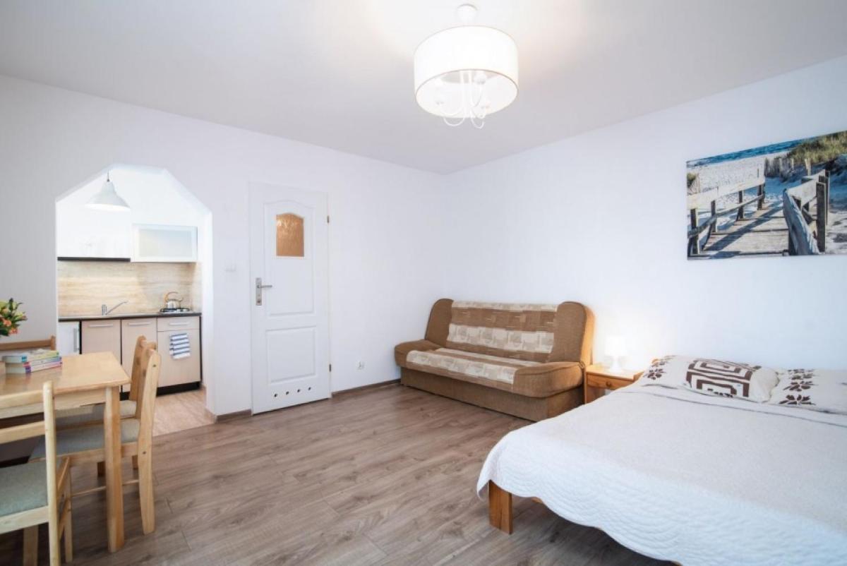 Quadruple Room with Private Bathroom photo 1