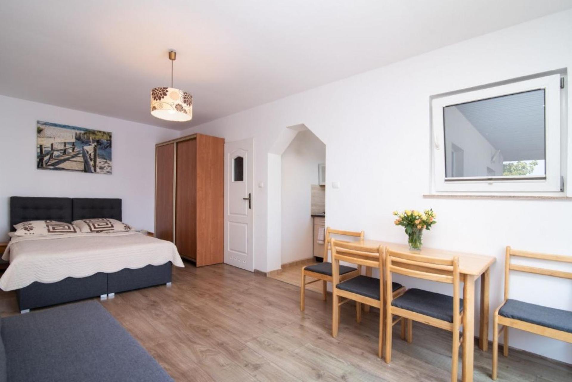 Quadruple Room with Private Bathroom photo 2