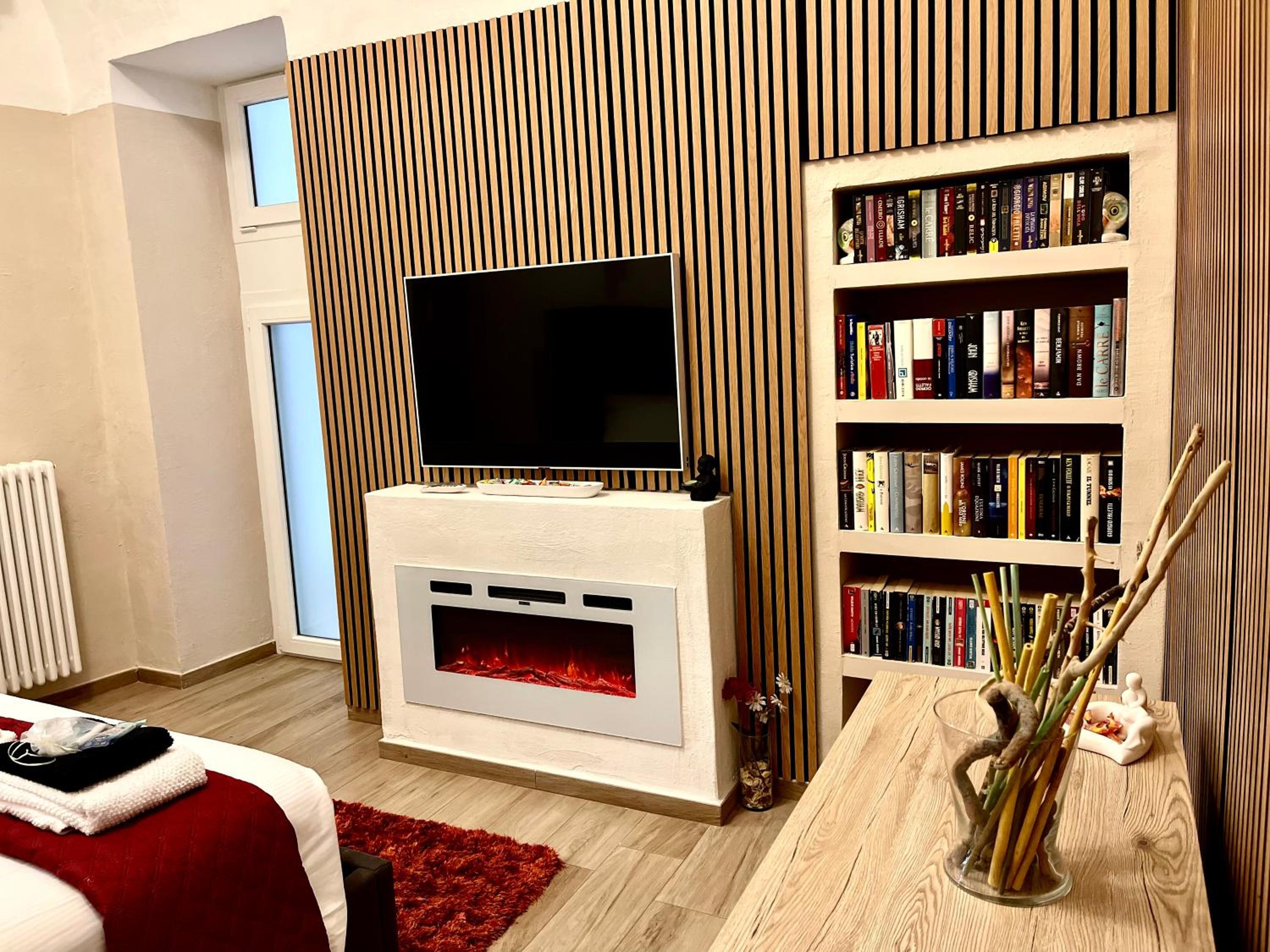 One-Bedroom Apartment photo 2