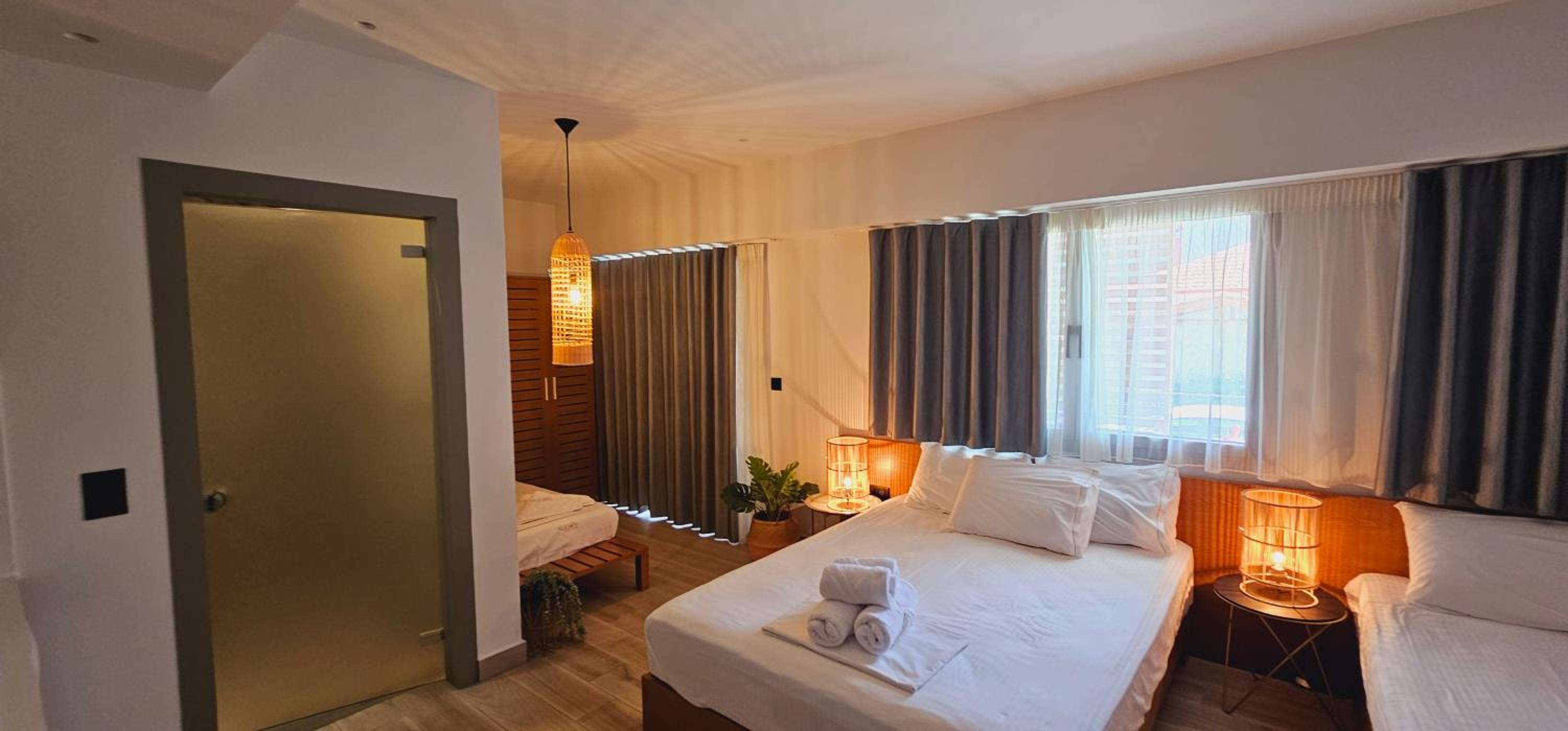 Premium Quadruple Room