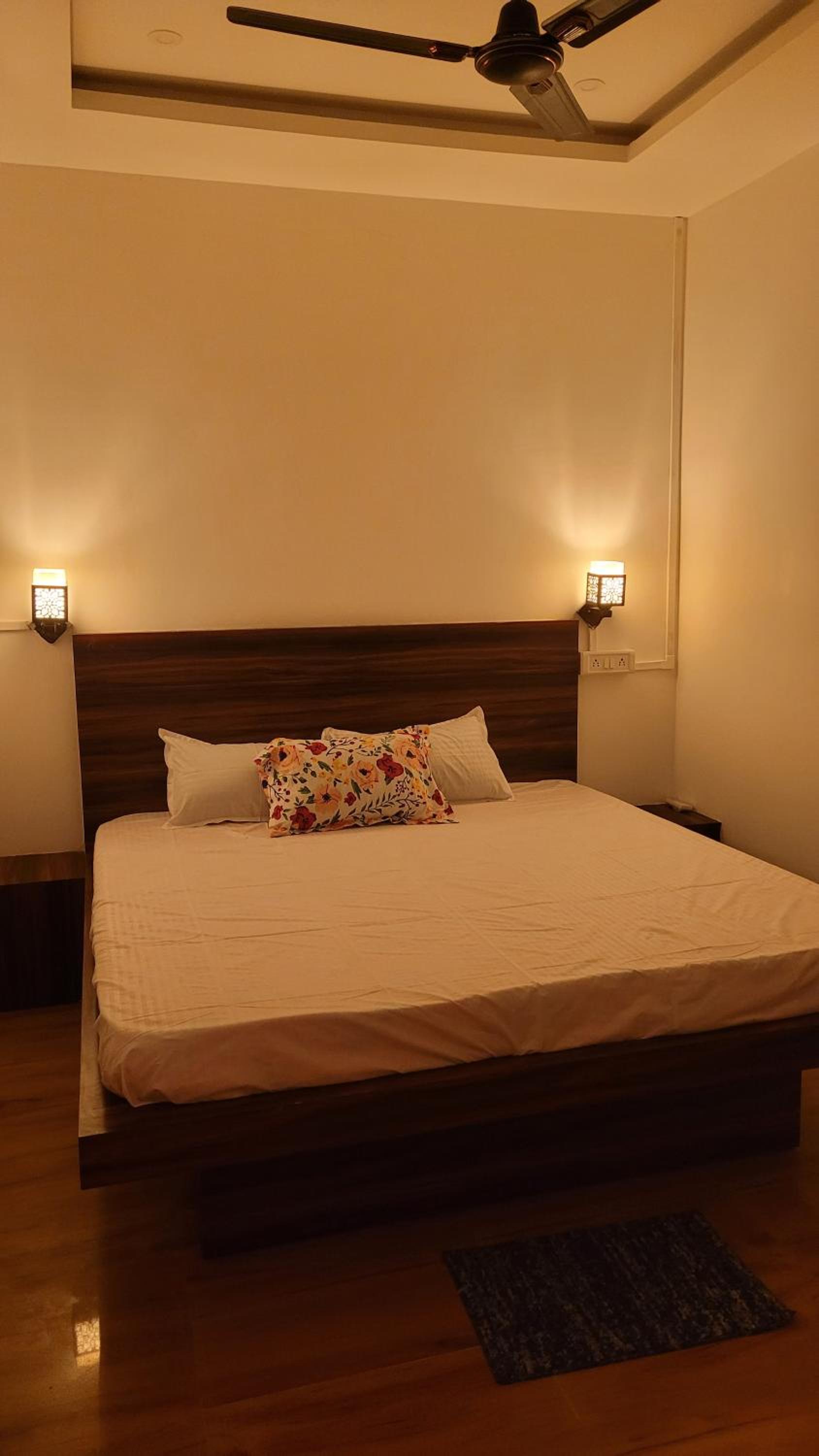 Deluxe King Room photo 2