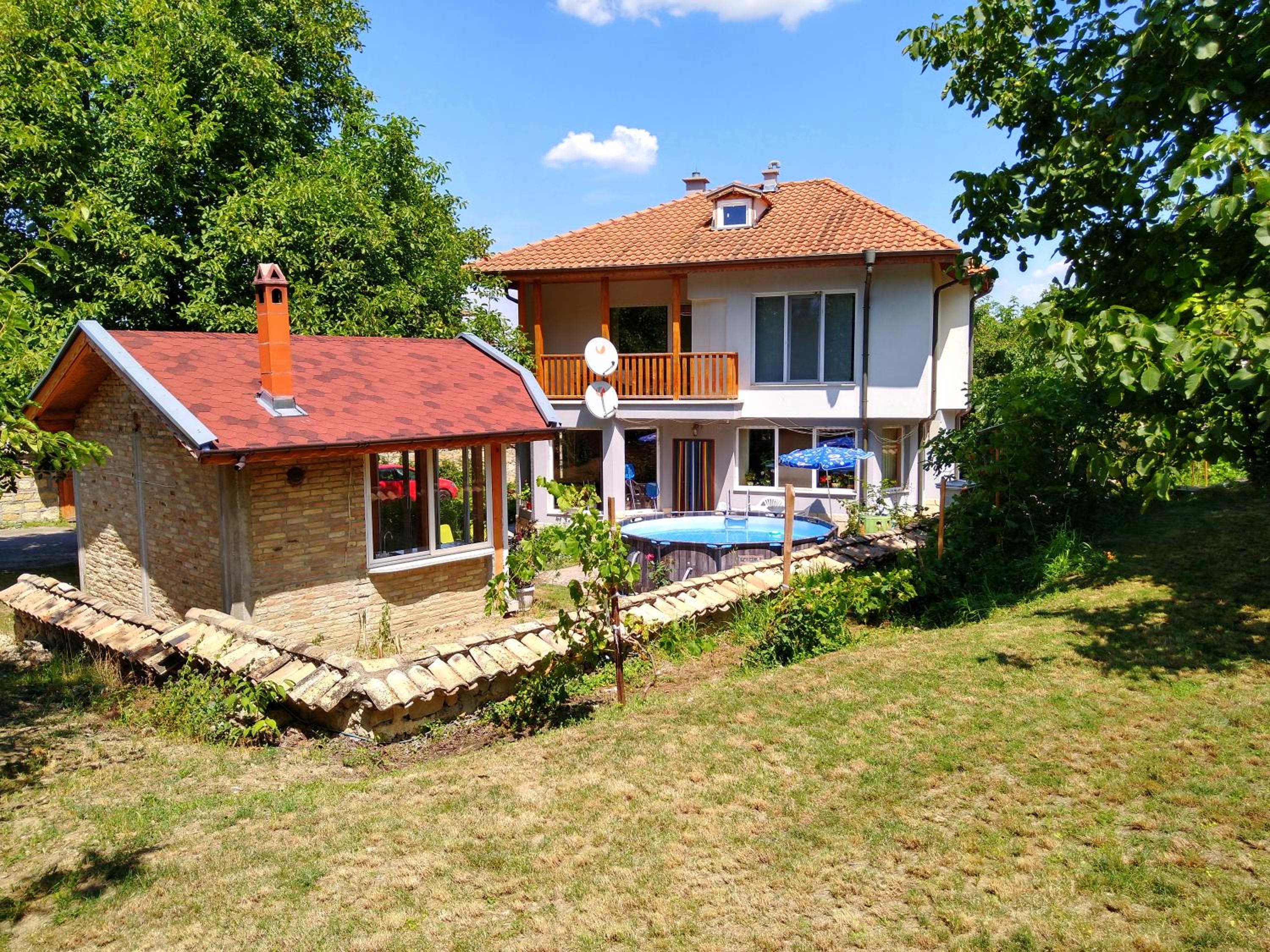 Four-Bedroom House photo 2