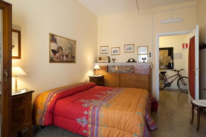 Double Room with Shared Bathroom