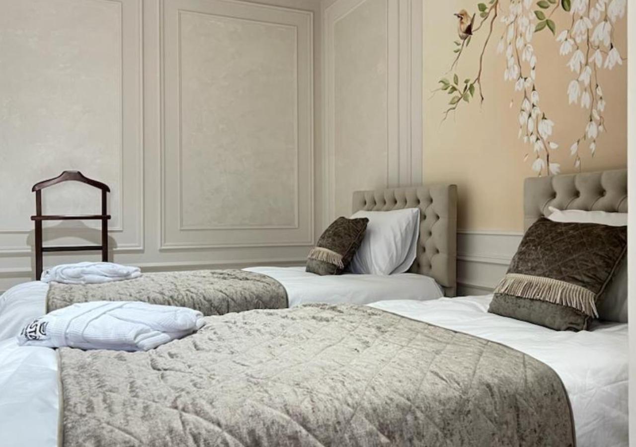 Twin Room - Photo 2