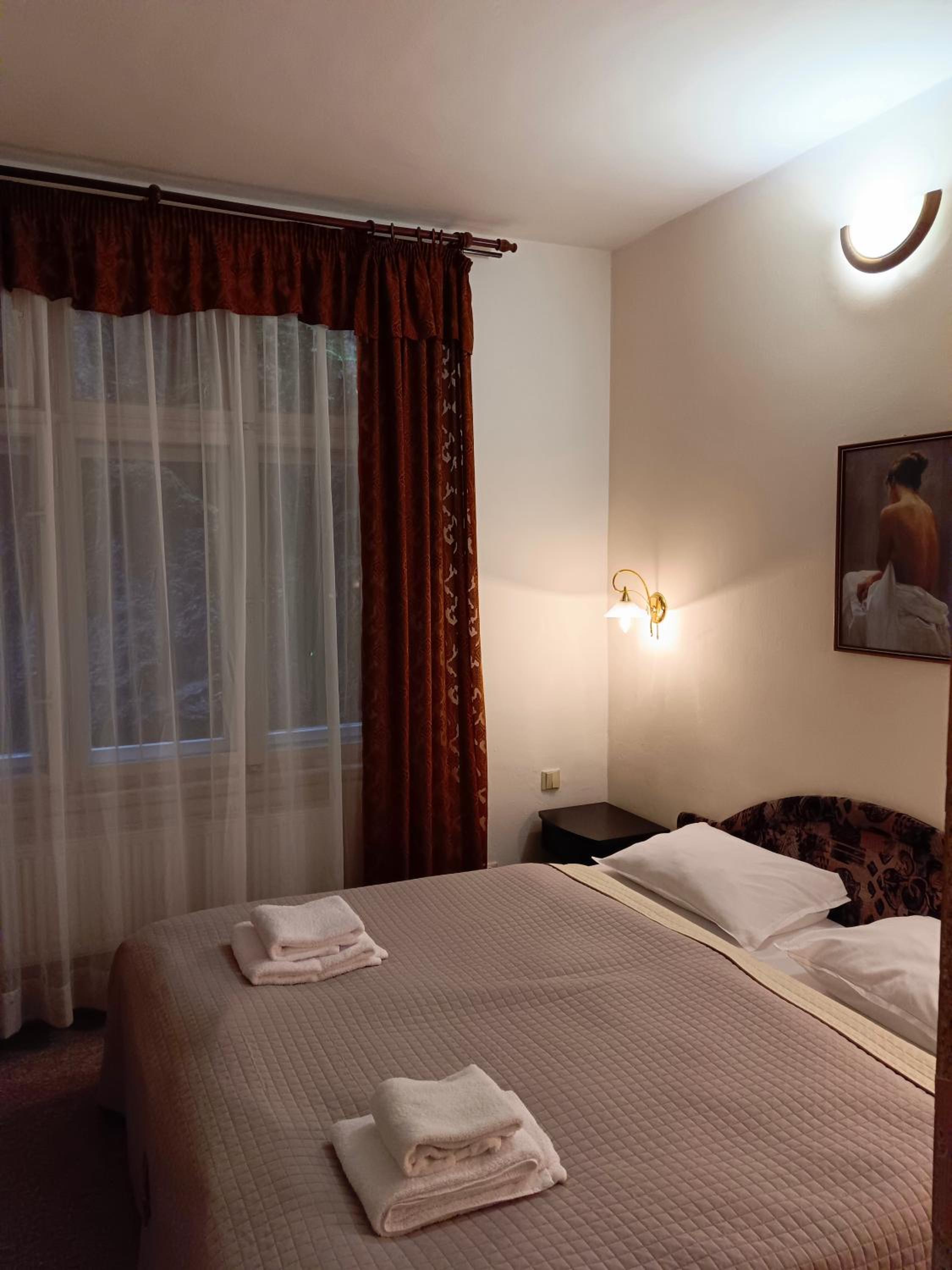 Economy Triple Room - Photo 4
