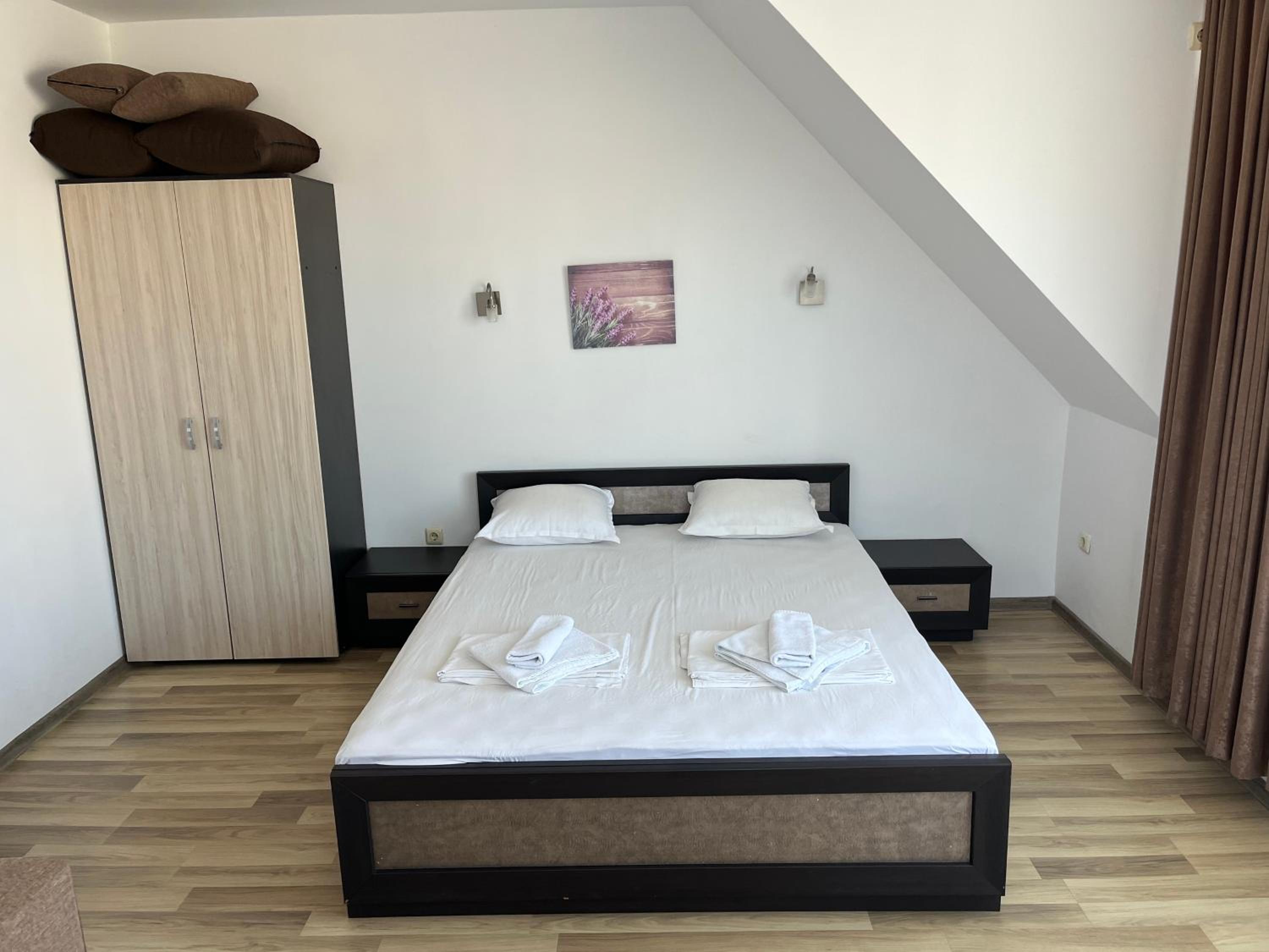 Deluxe Double or Twin Room with City View