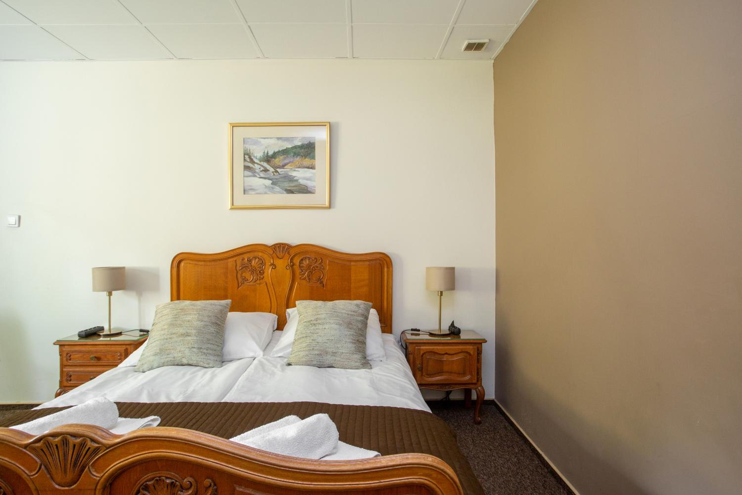 Double Room with Extra Bed photo 2