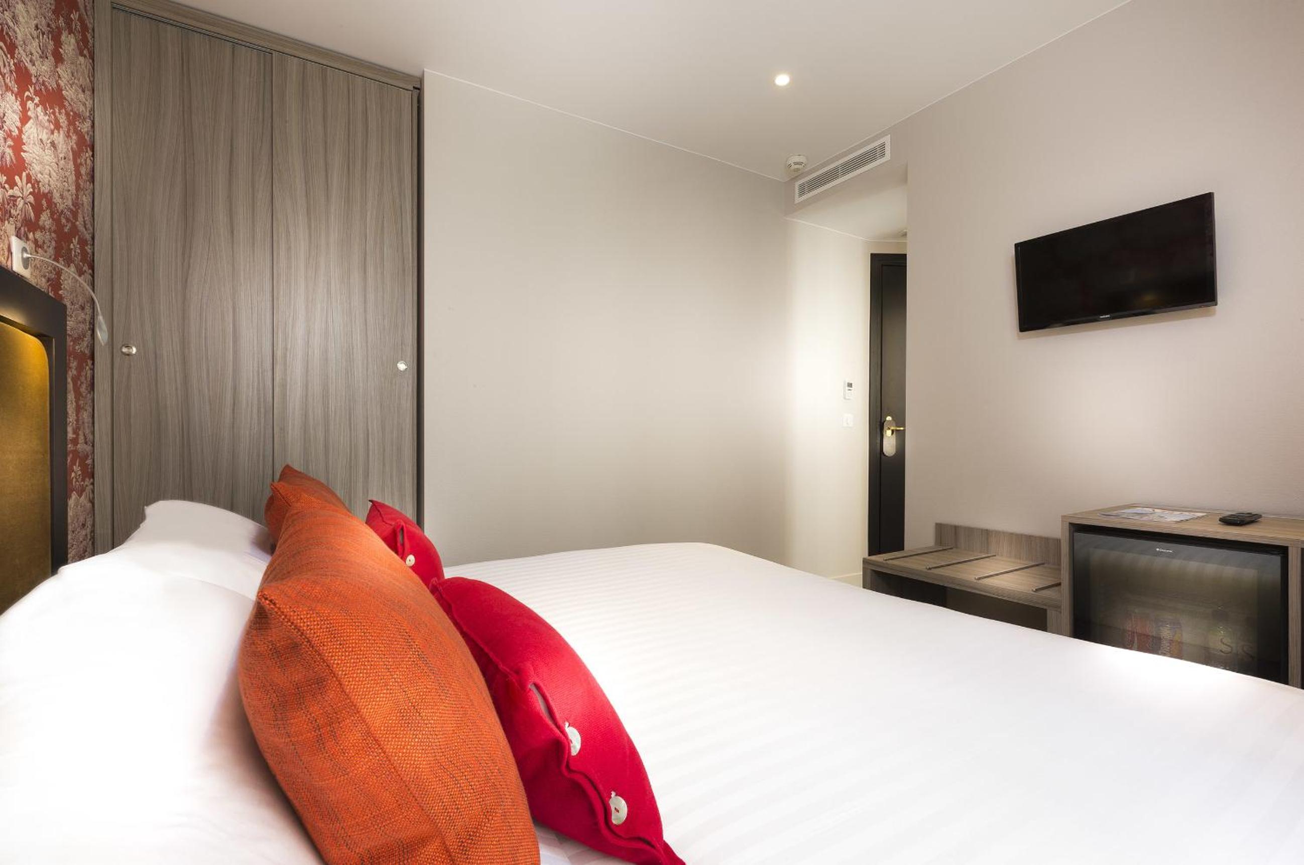 Superior Double or Twin Room photo 2