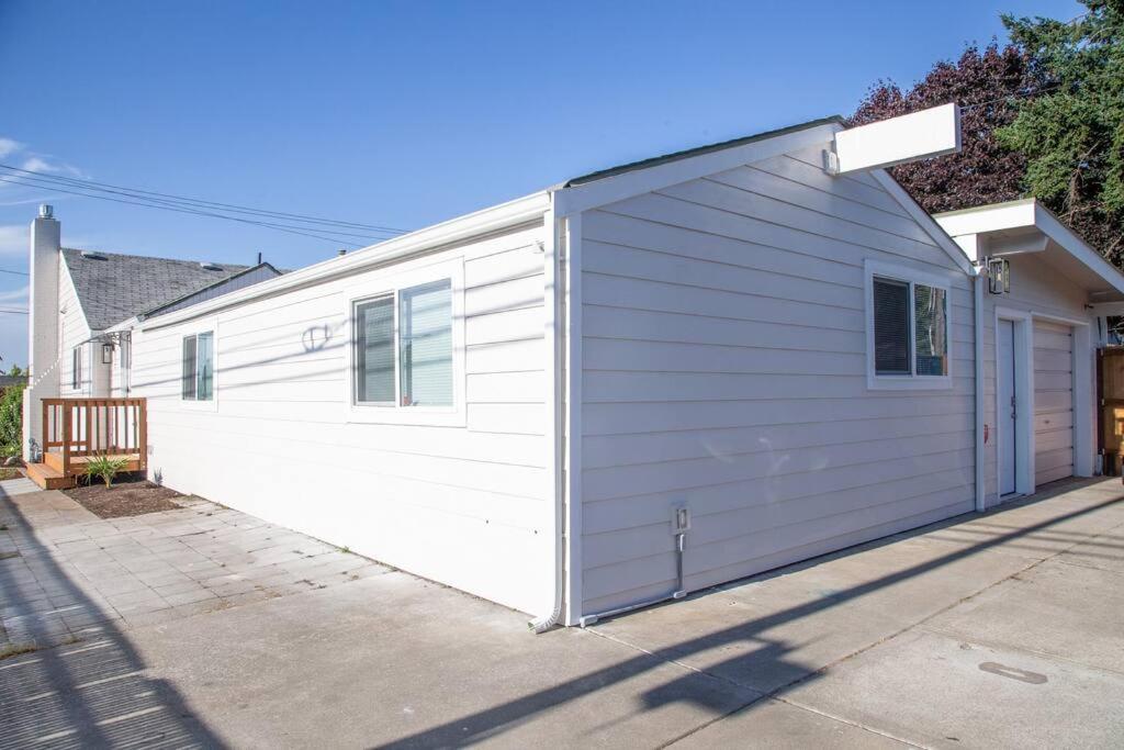 Four-Bedroom House photo 3