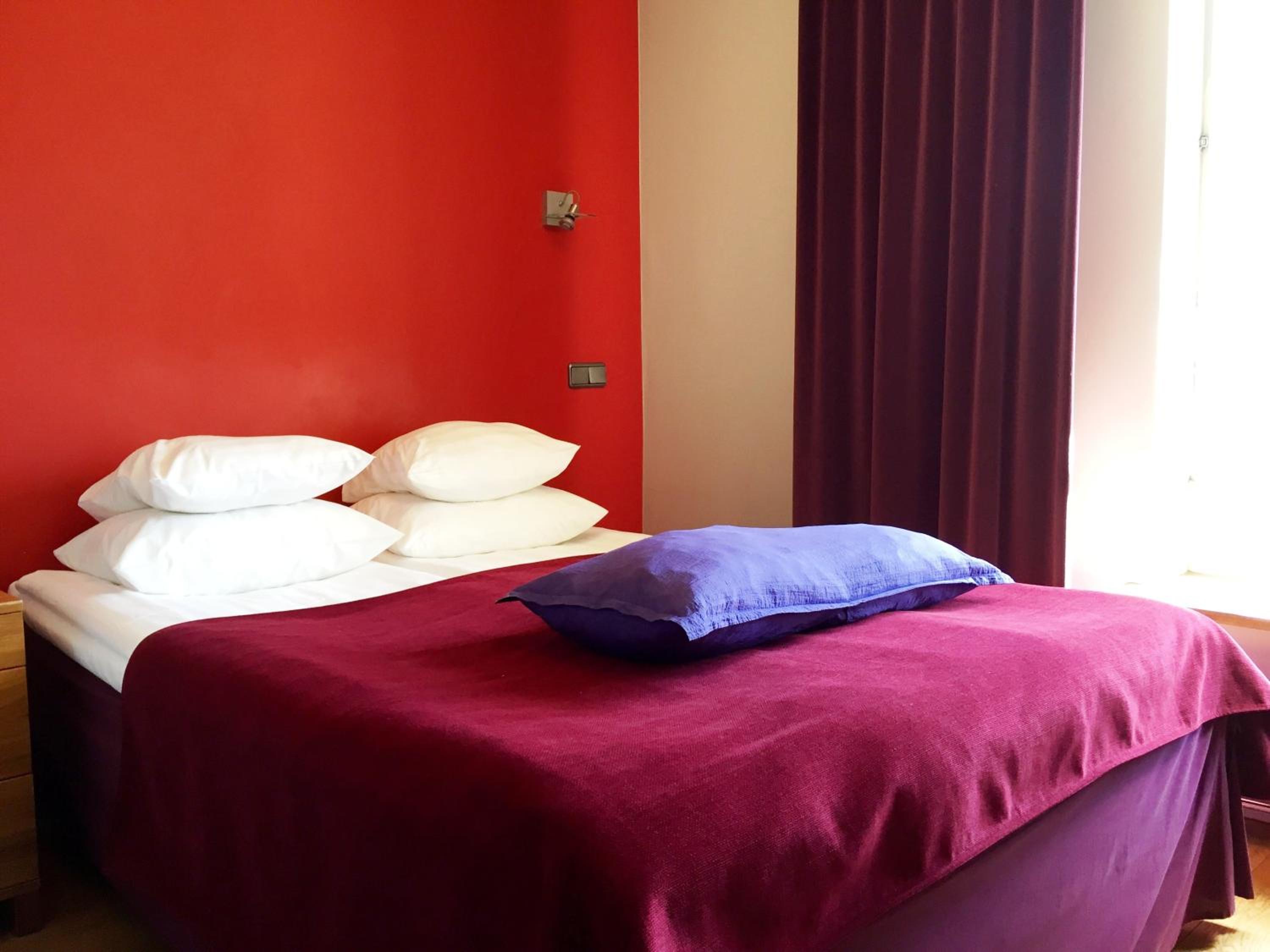 Small Double Room - Photo 2