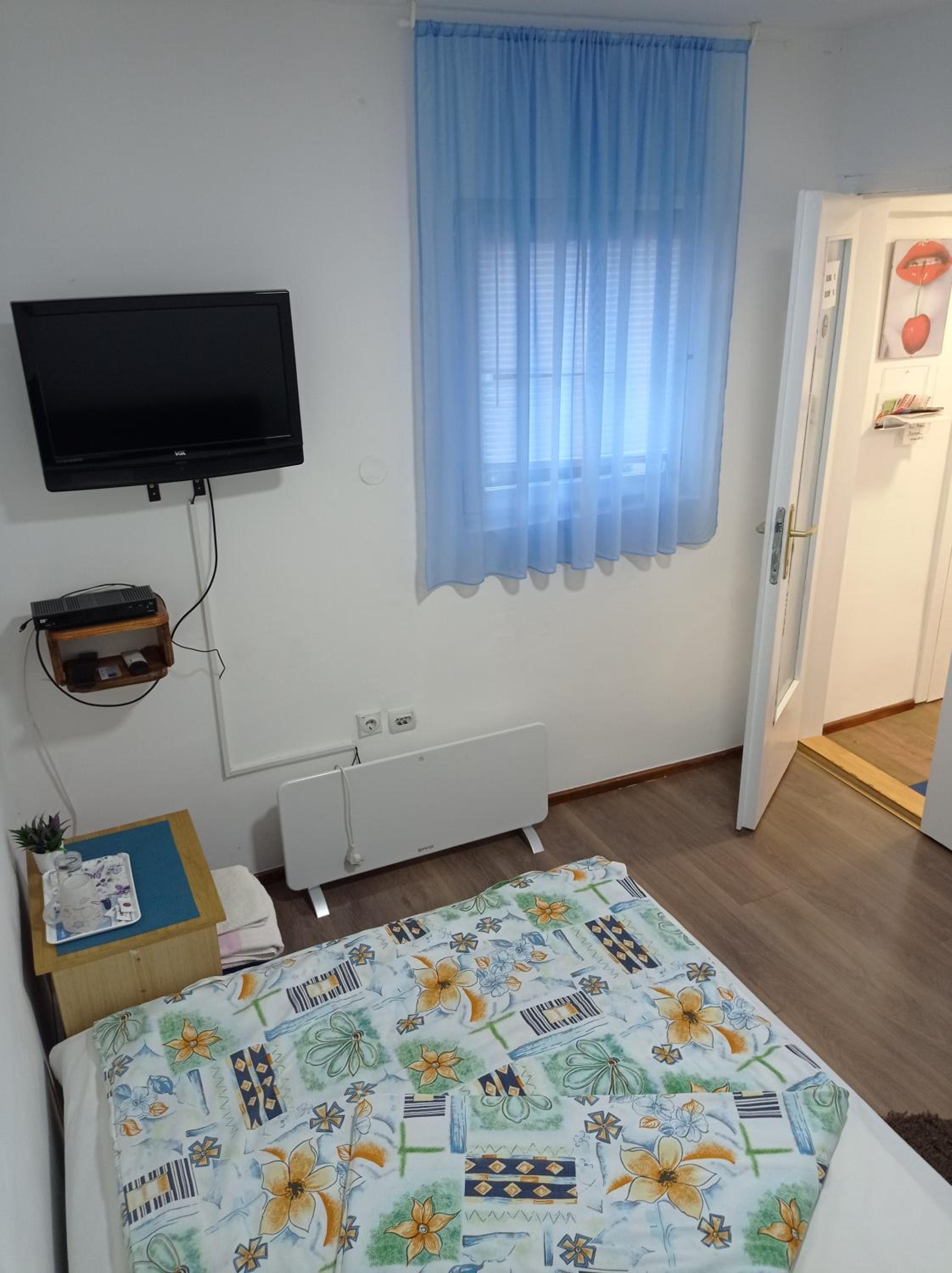 Single Room photo 2