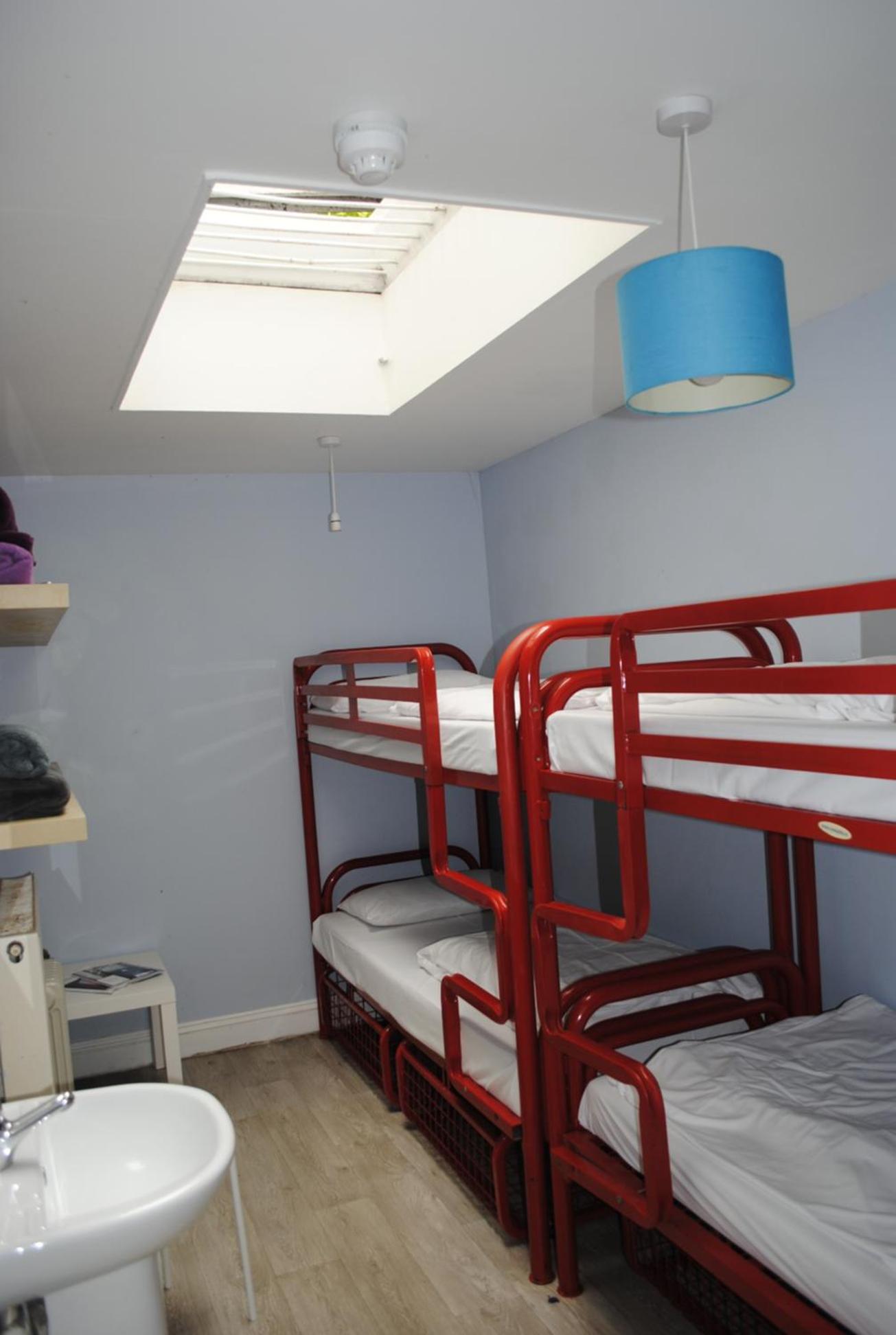 Bed in 10 Bed Female Comfort Dorm Shared Bathroom (18-39 years) photo 2