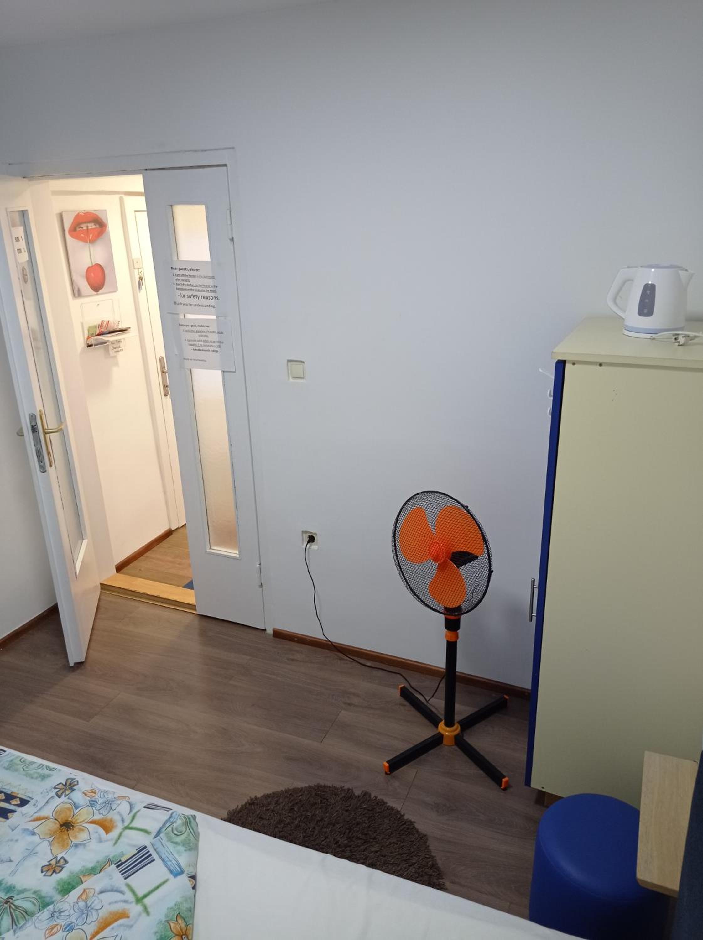 Single Room photo 3