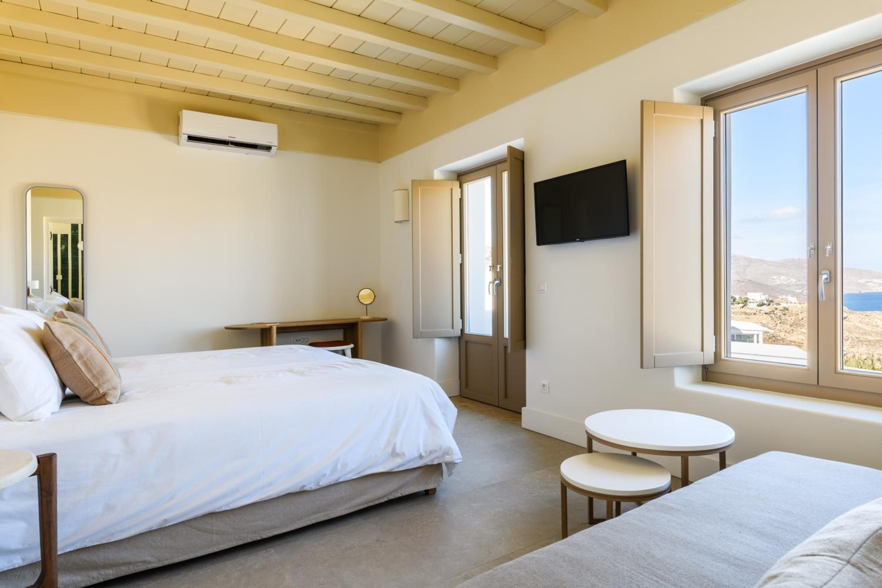 Sea View Suite - Photo 7