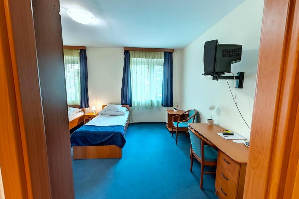Standard Twin Room photo 2