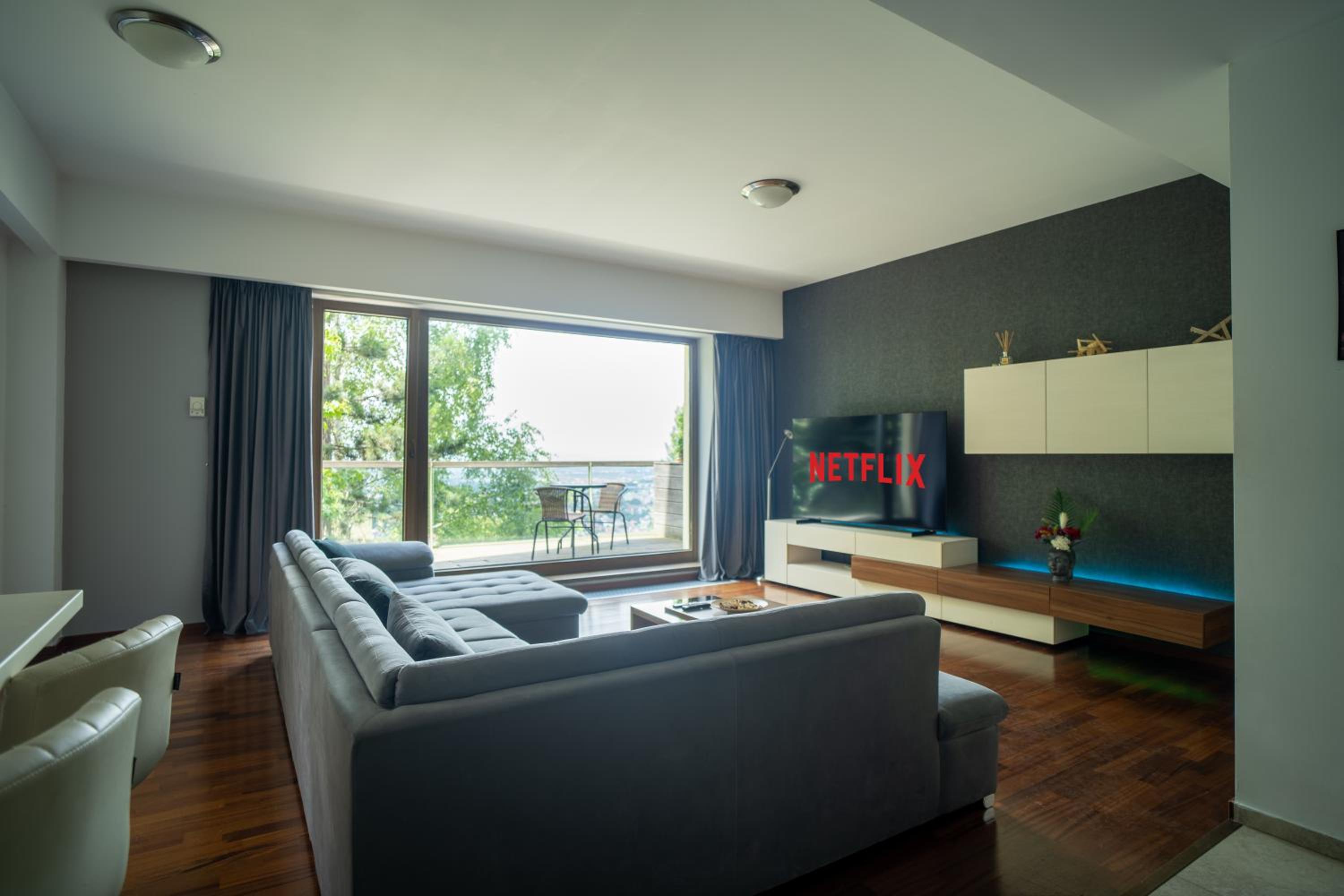 One-Bedroom Apartment - Photo 29