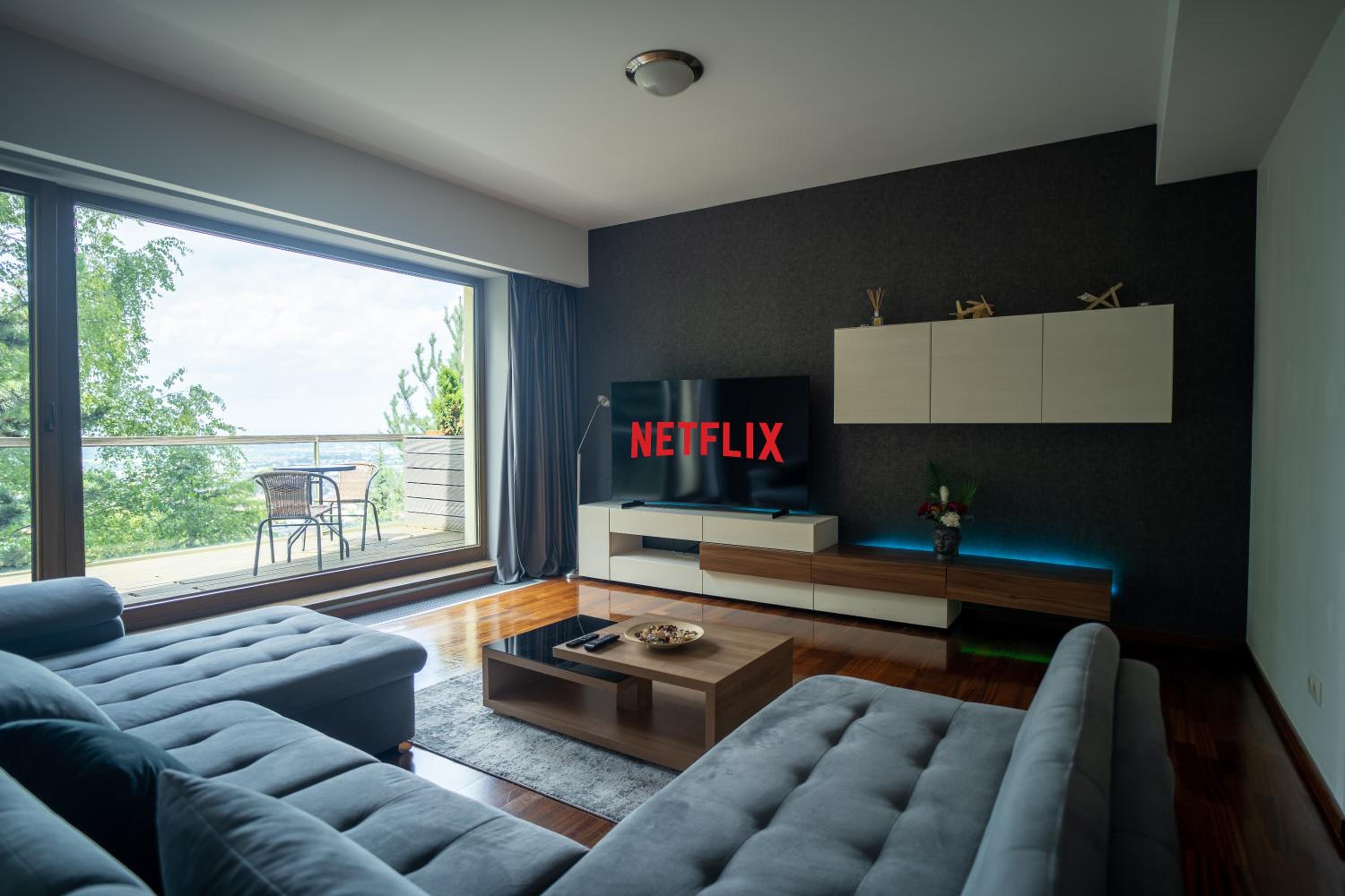 One-Bedroom Apartment - Photo 32