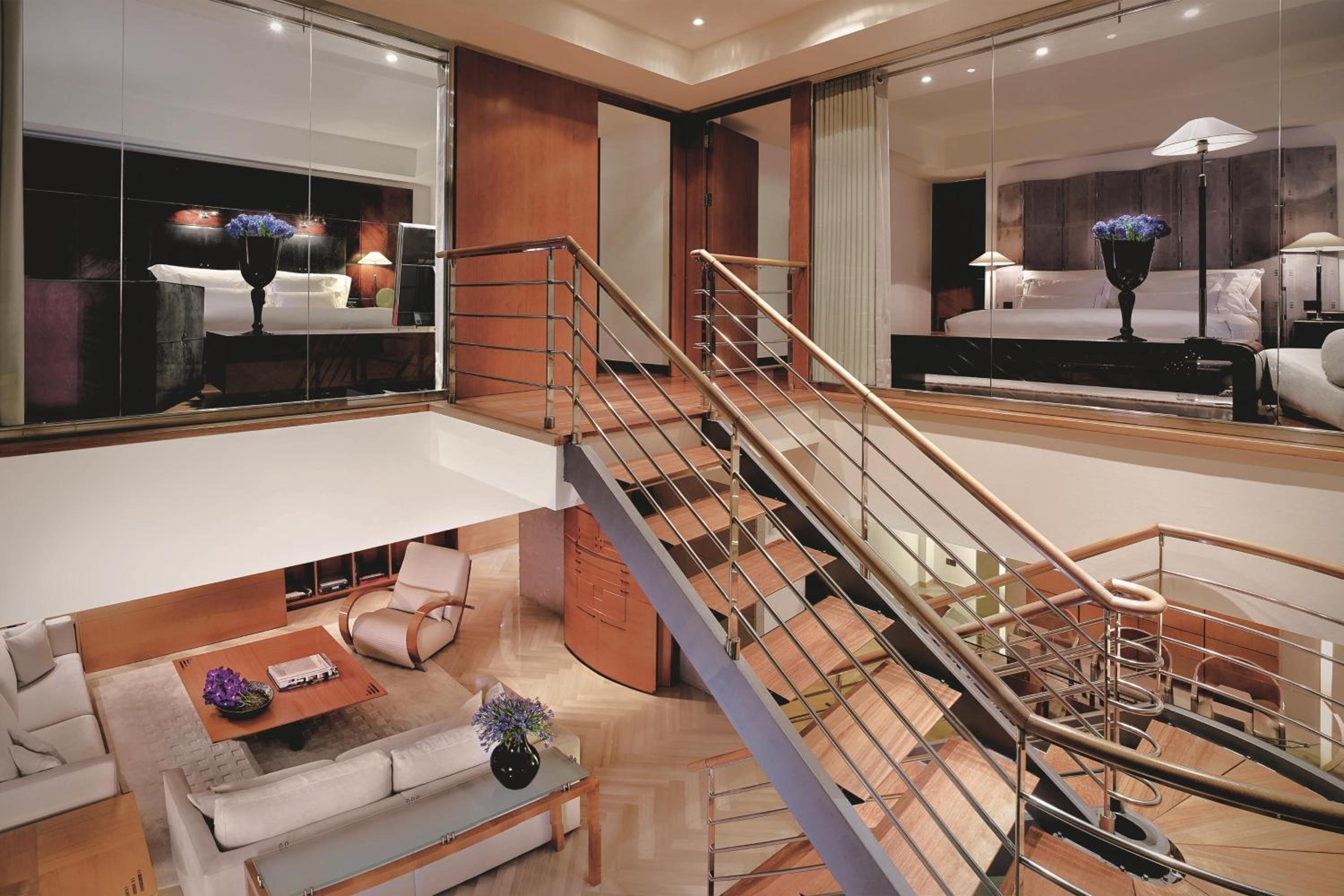 Three-Bedroom Penthouse With Skyline View - High Floor thumbnail 6