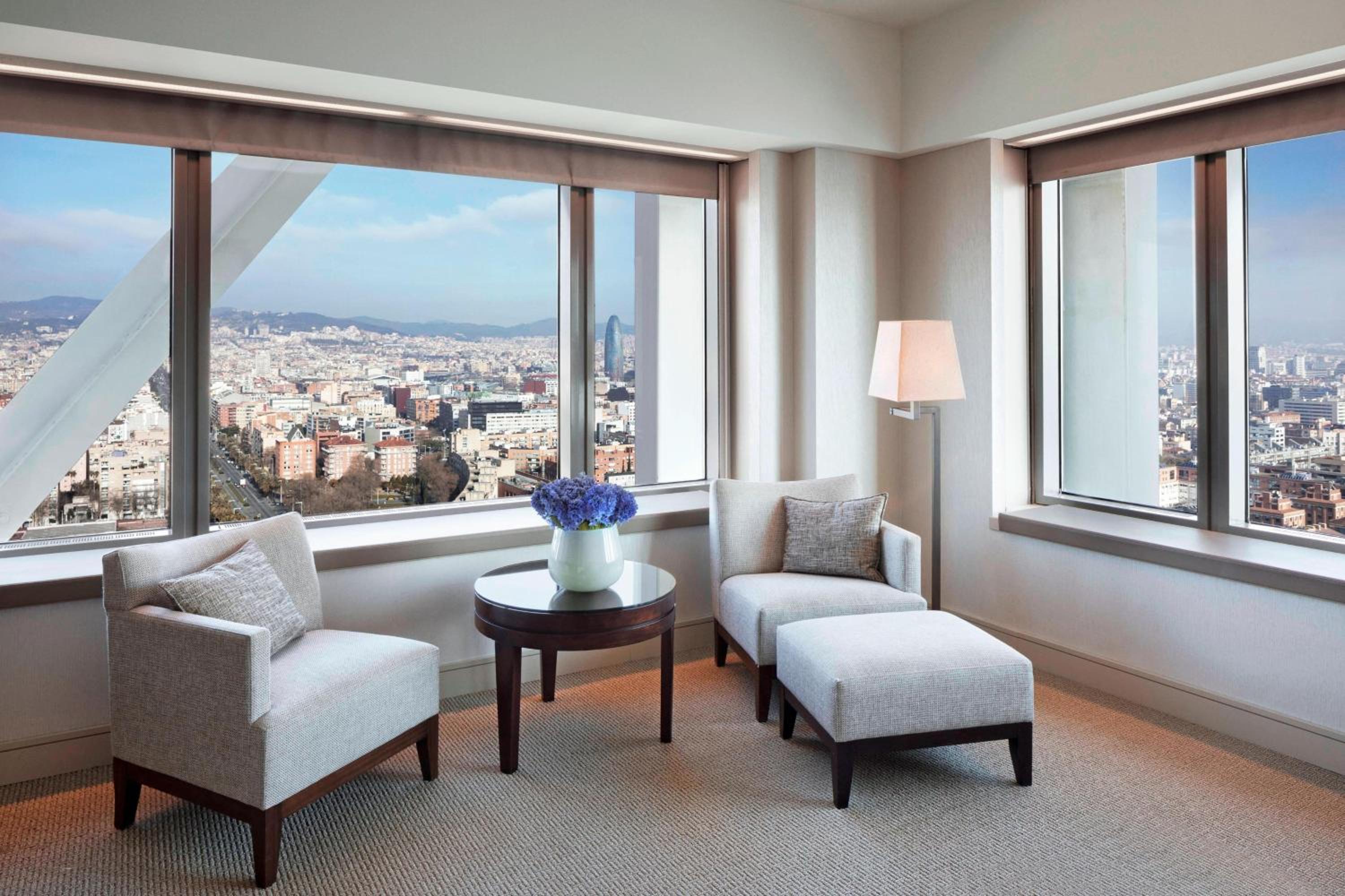 Executive Suite With Two Double Beds And City View