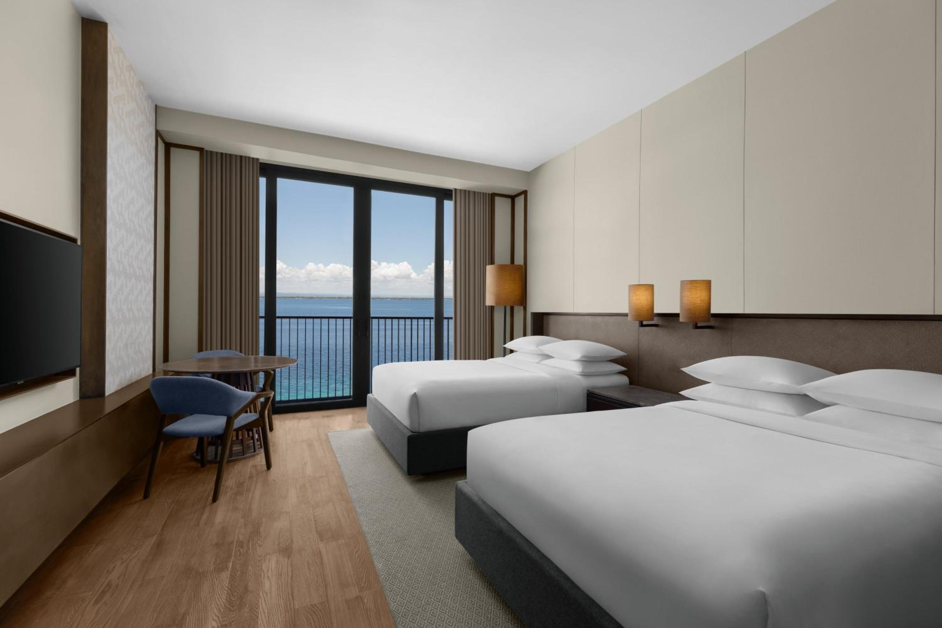 Double Room with Two Double Beds, Balcony and Ocean View - Photo 1