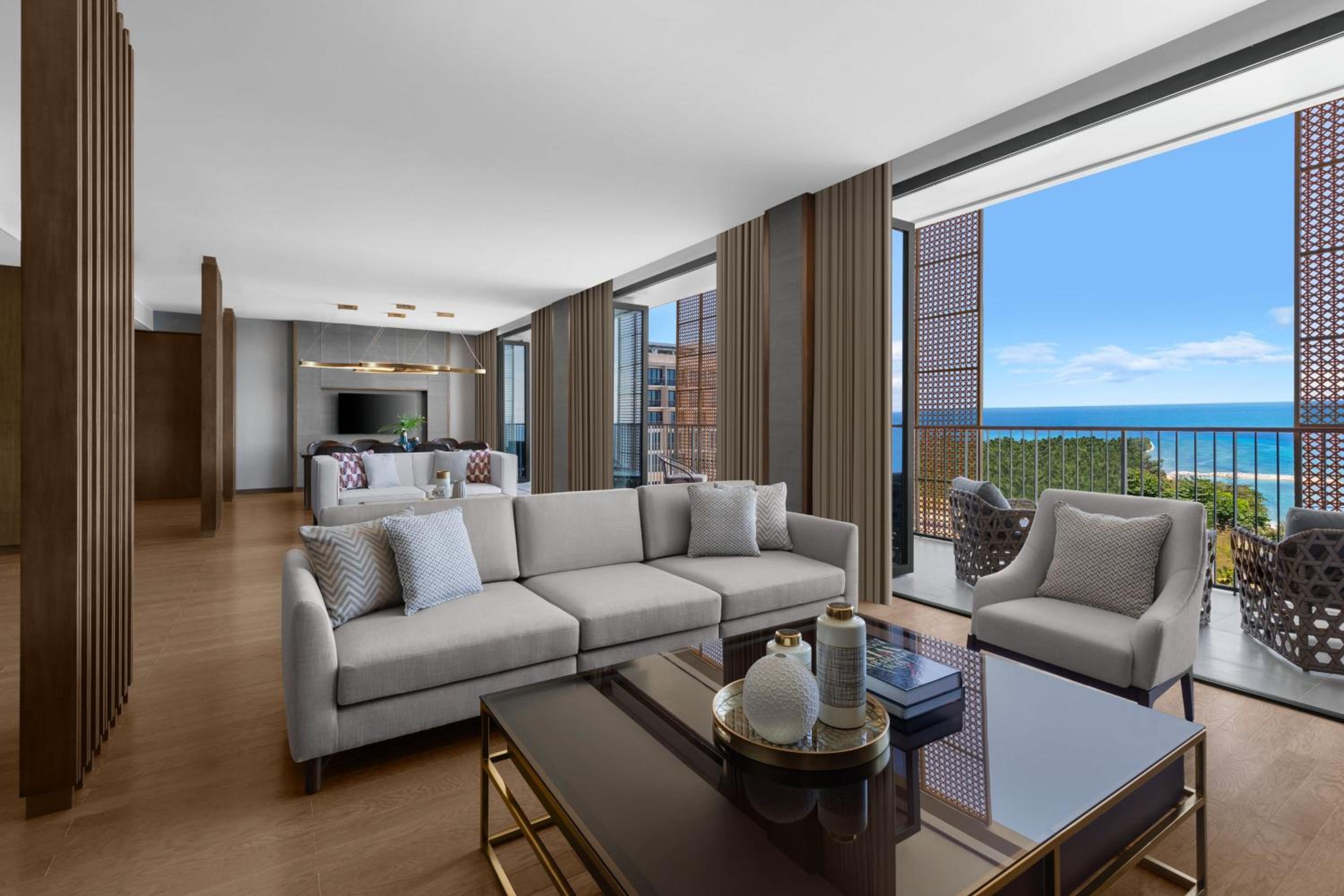Oceanside Presidential Suite with Balcony