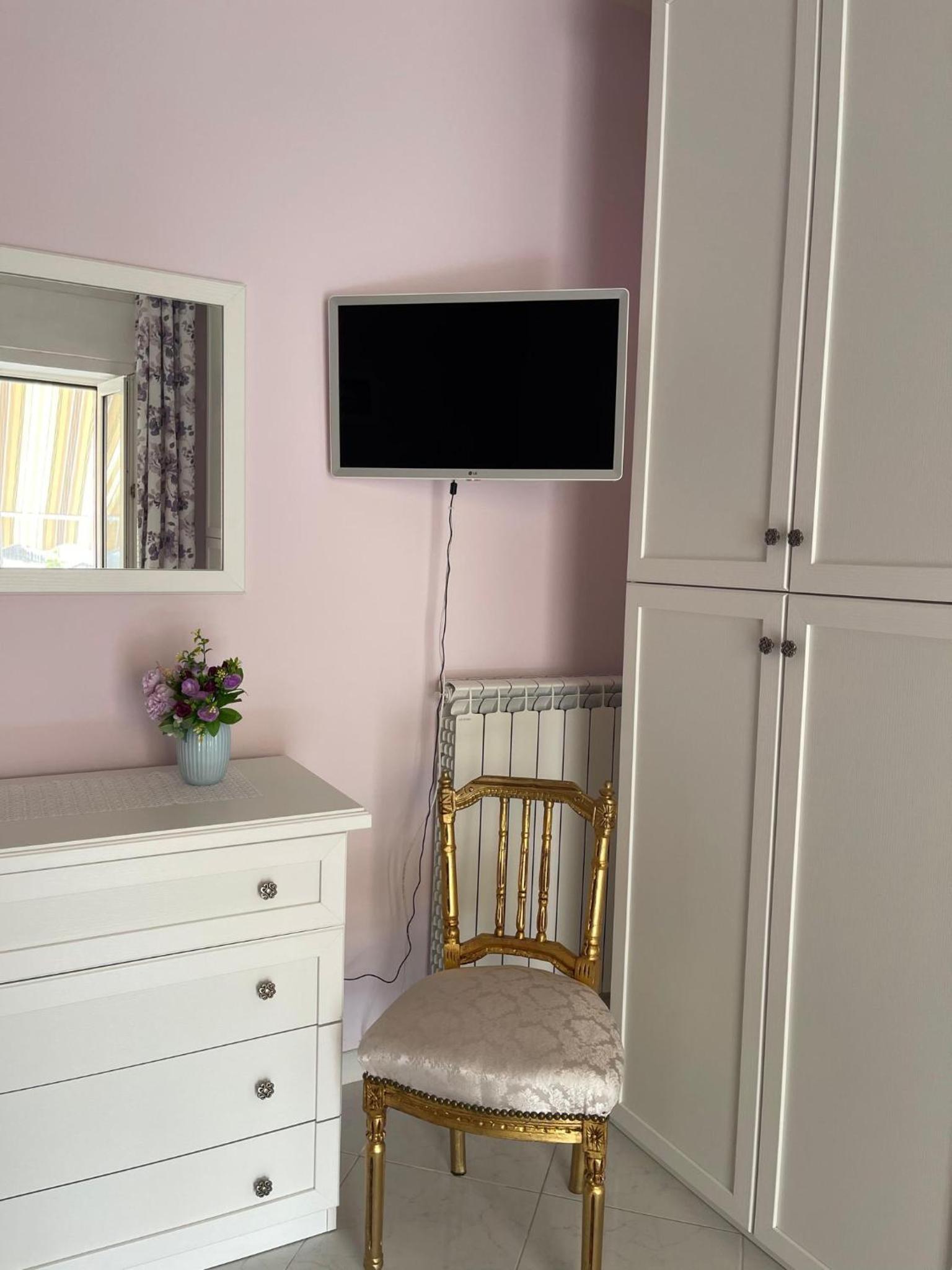 Two-Bedroom Apartment - Photo 35
