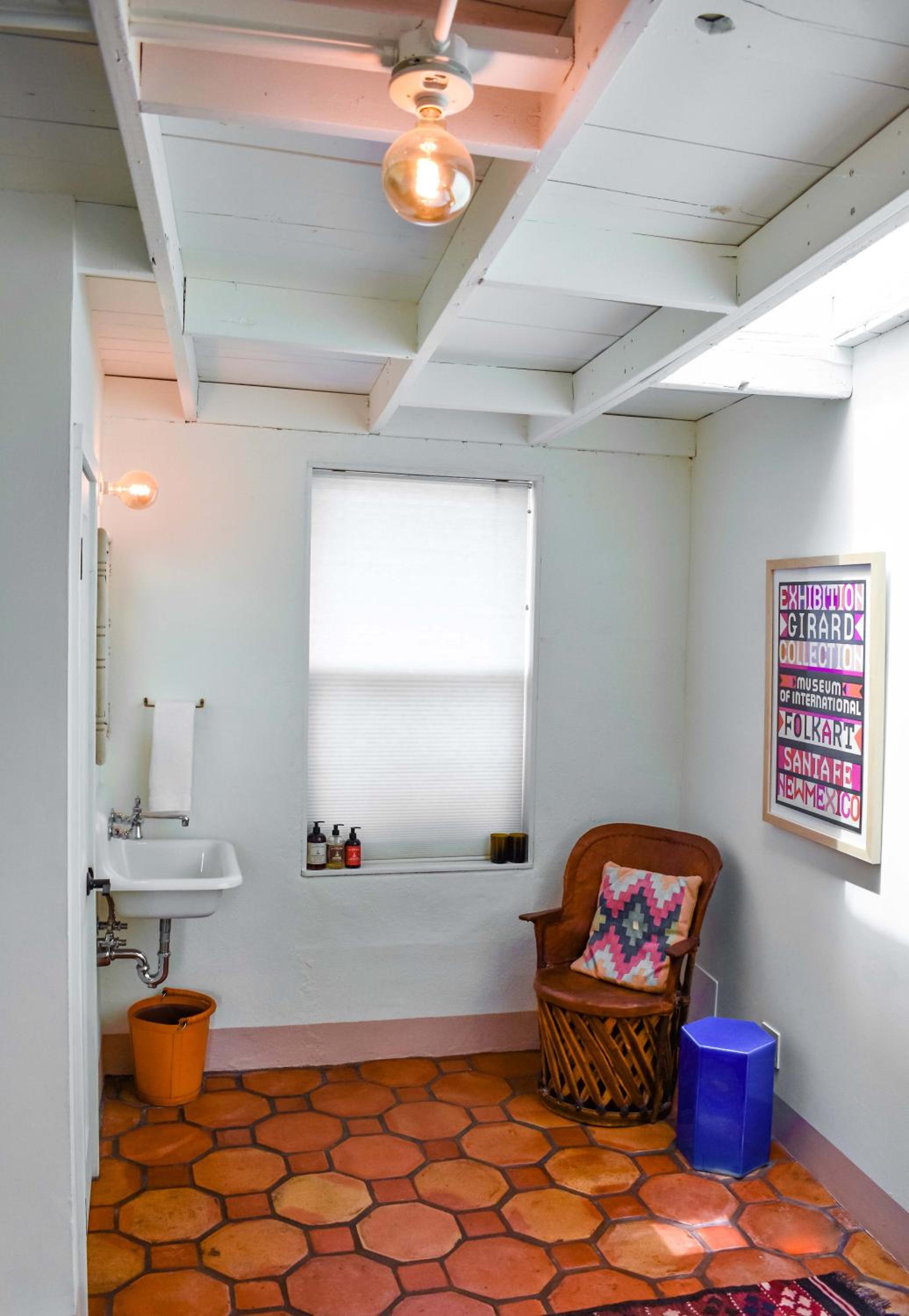 Standard Queen Room - Photo 5