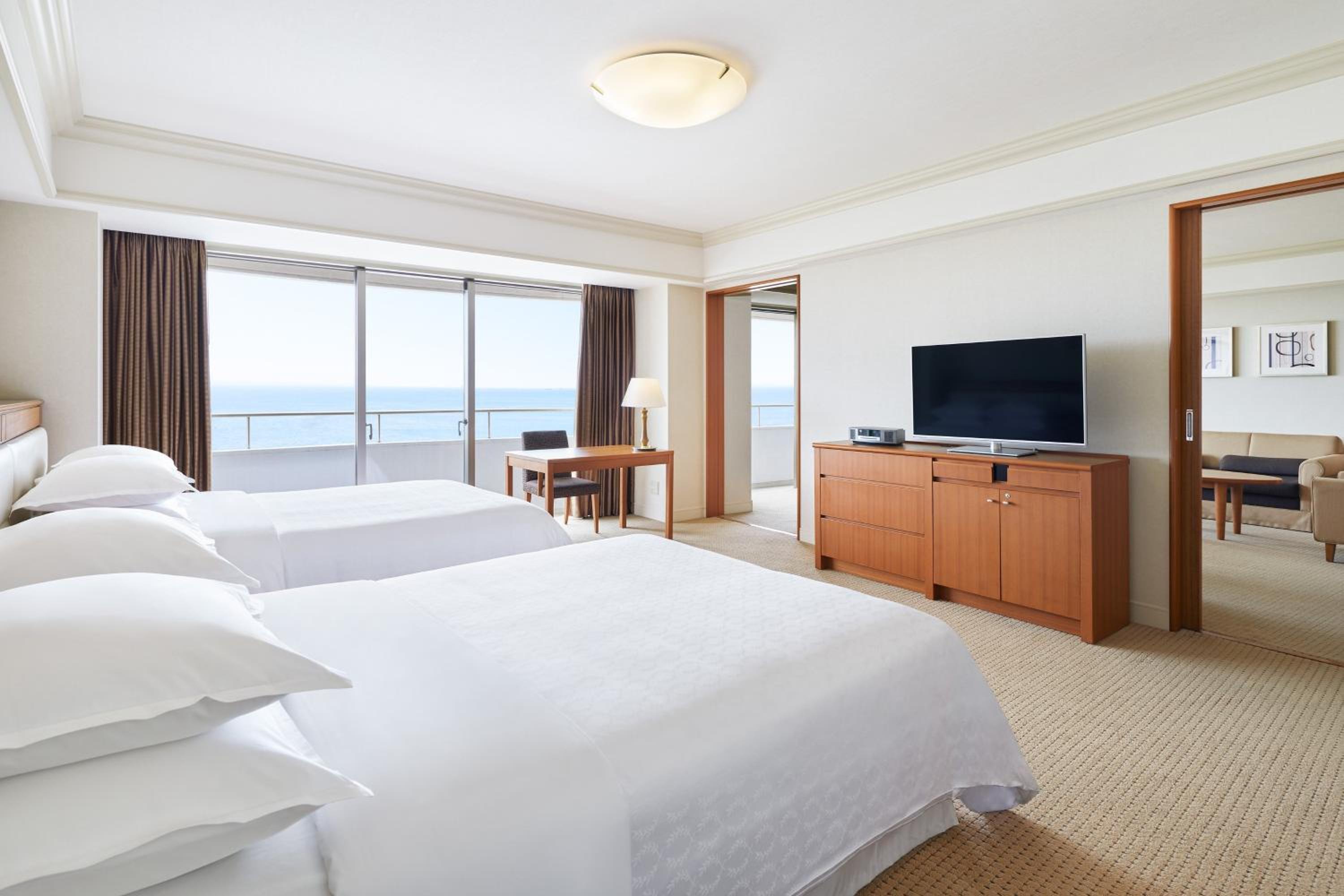Sheraton Club Suite Room - Photo 5