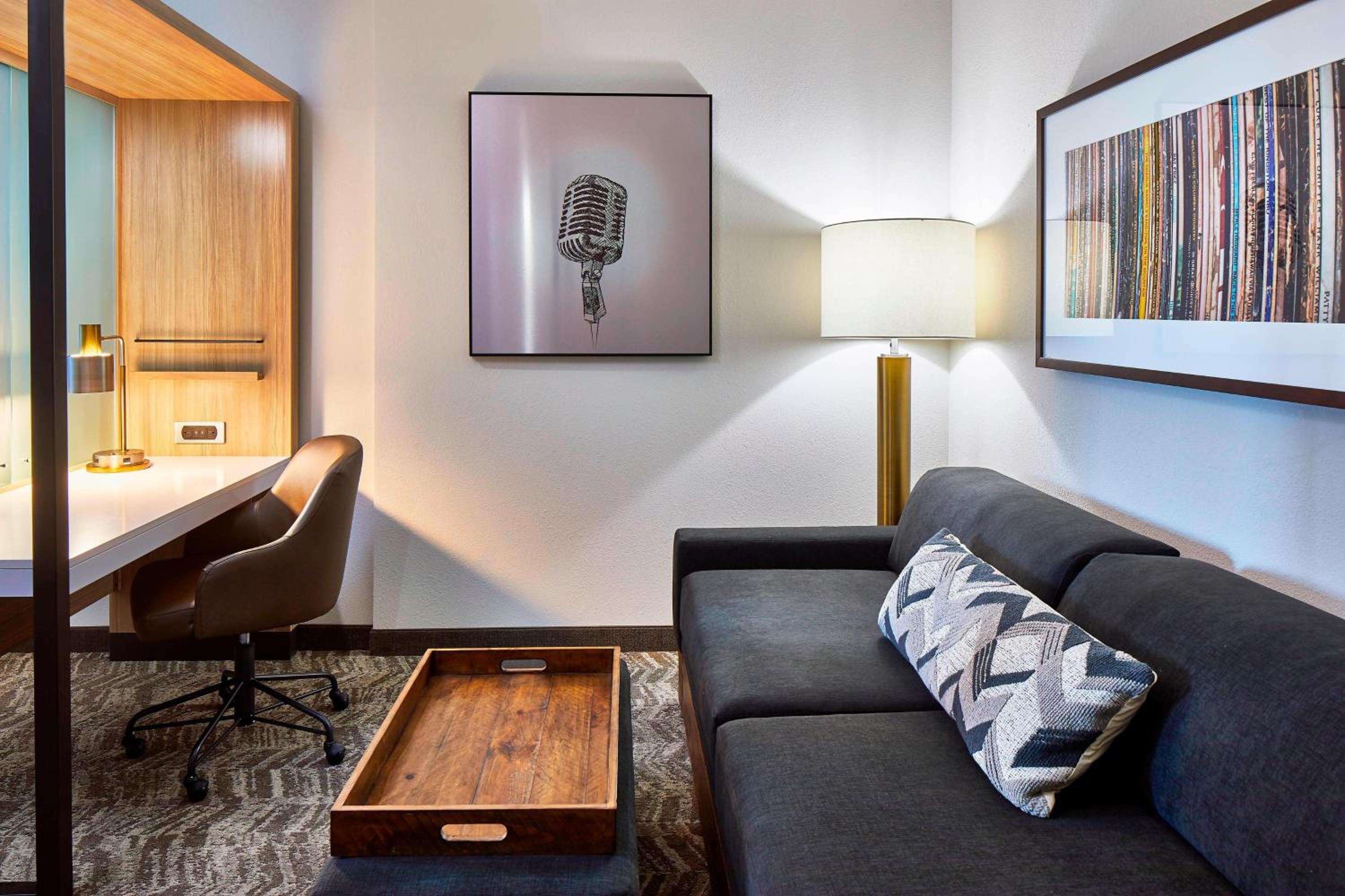 Queen Suite with Two Queen Beds, Trundle Bed and Mobility Accessible Roll-In Shower photo 3