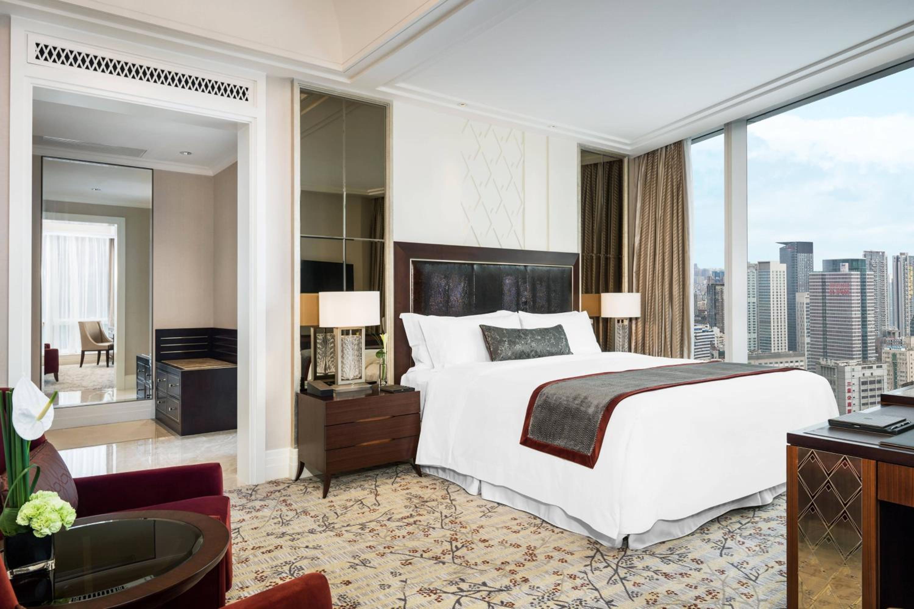 Manhattan Suite - One-Bedroom King Suite