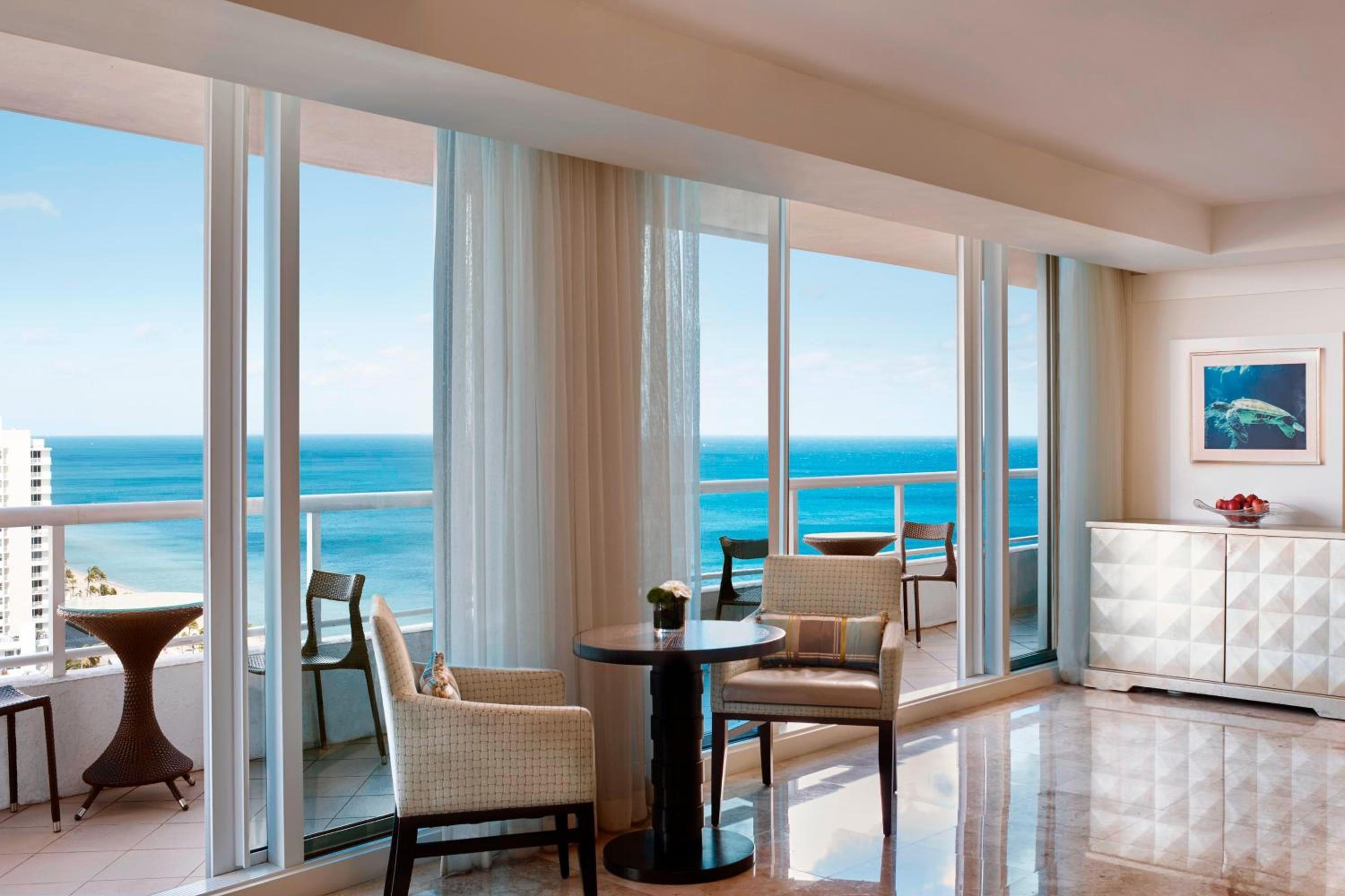 King Room with Lanai Pool View photo 3